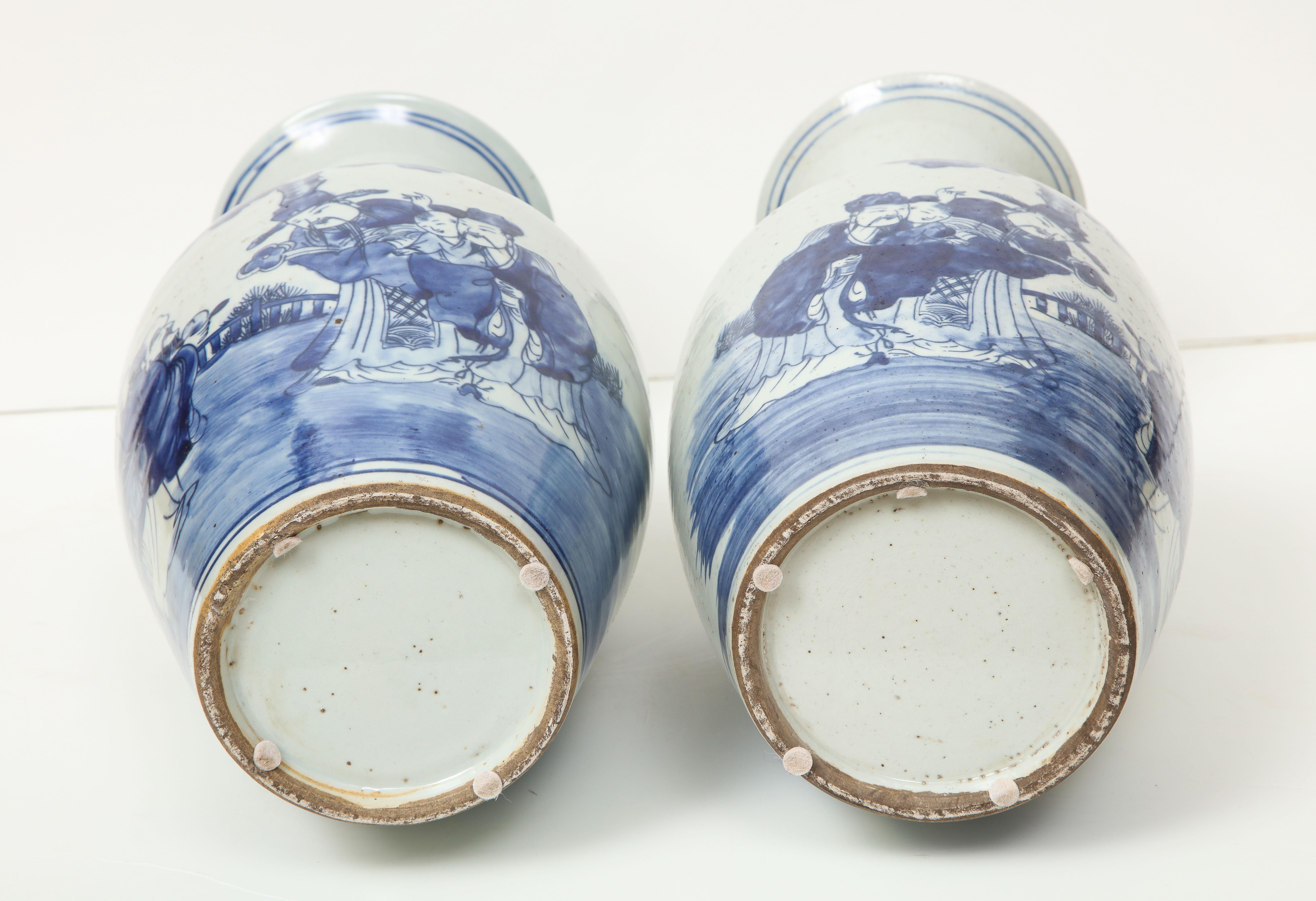 Pair of Chinese Export Vases 10
