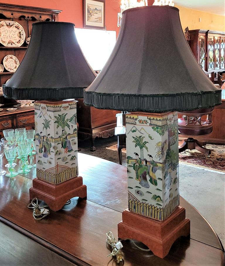 Hand-Painted Pair of Chinese Famile Verte and Coral Tall Table Lamps For Sale