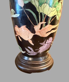 Paire de vases chinois de la famille noire transformés en lampes