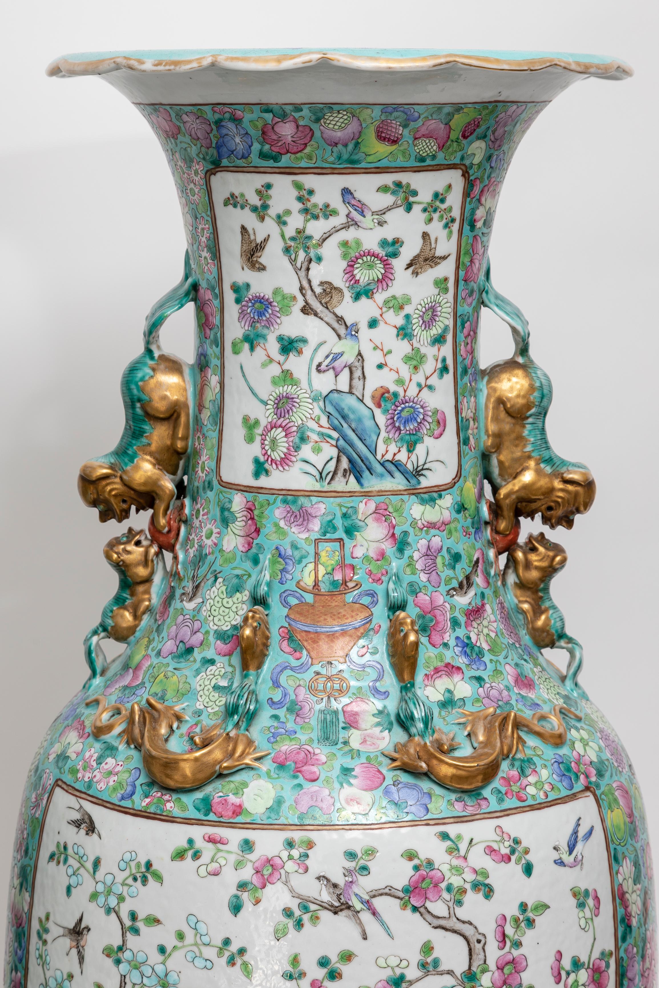 Pair of Chinese Famille Rose Decorated Porcelain Vases w/ Foo Dog Handles 1800s In Good Condition For Sale In New York, NY