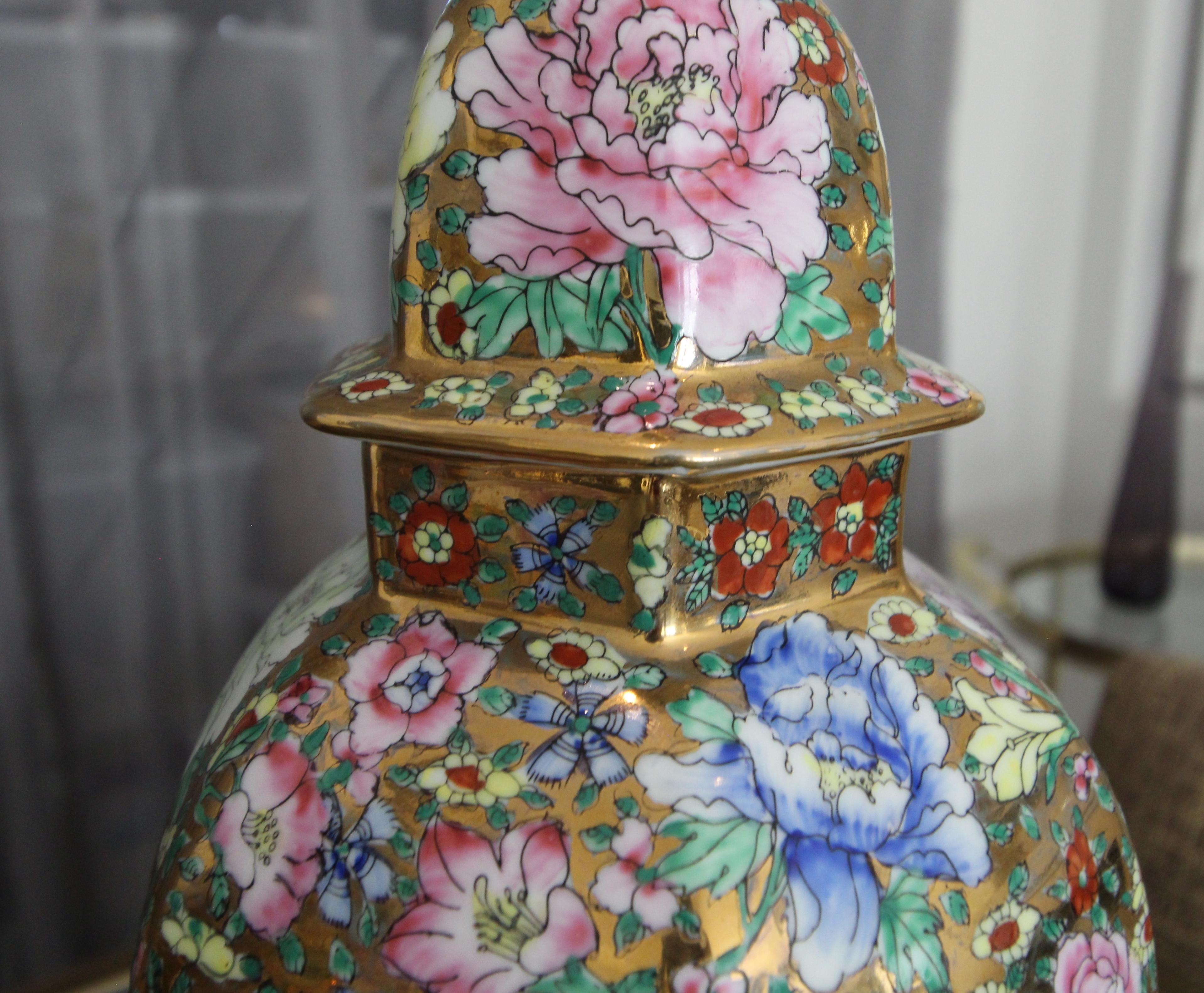 Pair of Chinese Famille Rose Millefleurs Porcelain Vase Table Lamps 6