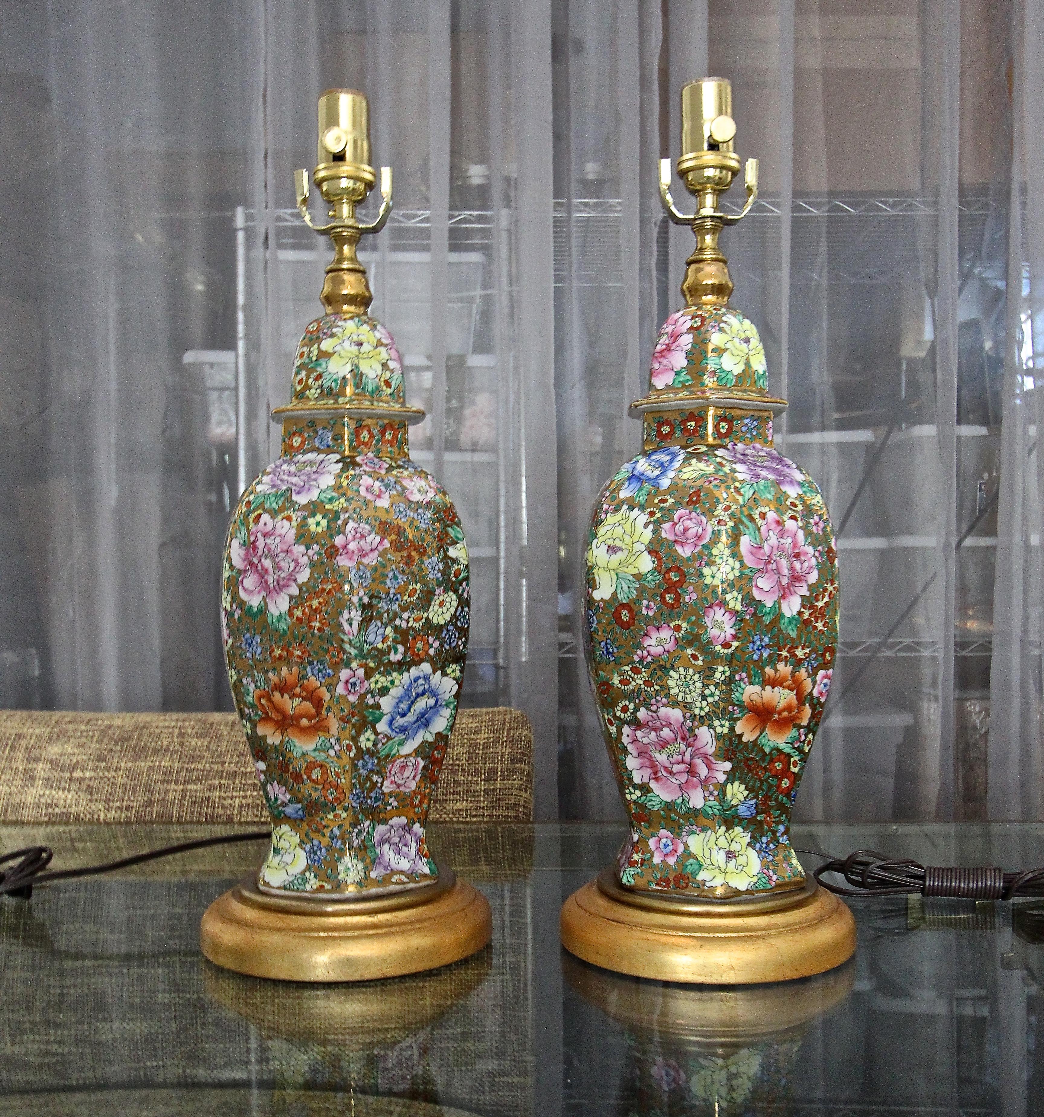 Mid-20th Century Pair of Chinese Famille Rose Millefleurs Porcelain Vase Table Lamps