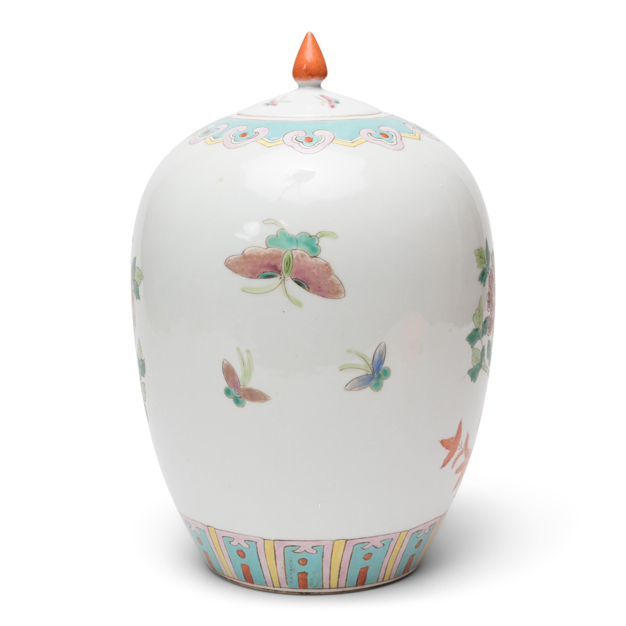 XIX secolo Coppia di vasi cinesi Famille Rose Phoenix e Peony, 1900 ca. in vendita