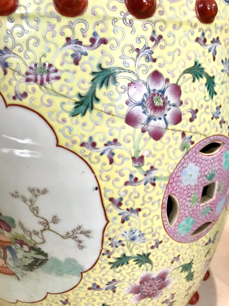 Paar chinesische Famille Rose Porzellan Garten Hocker Sitze bei 1stDibs