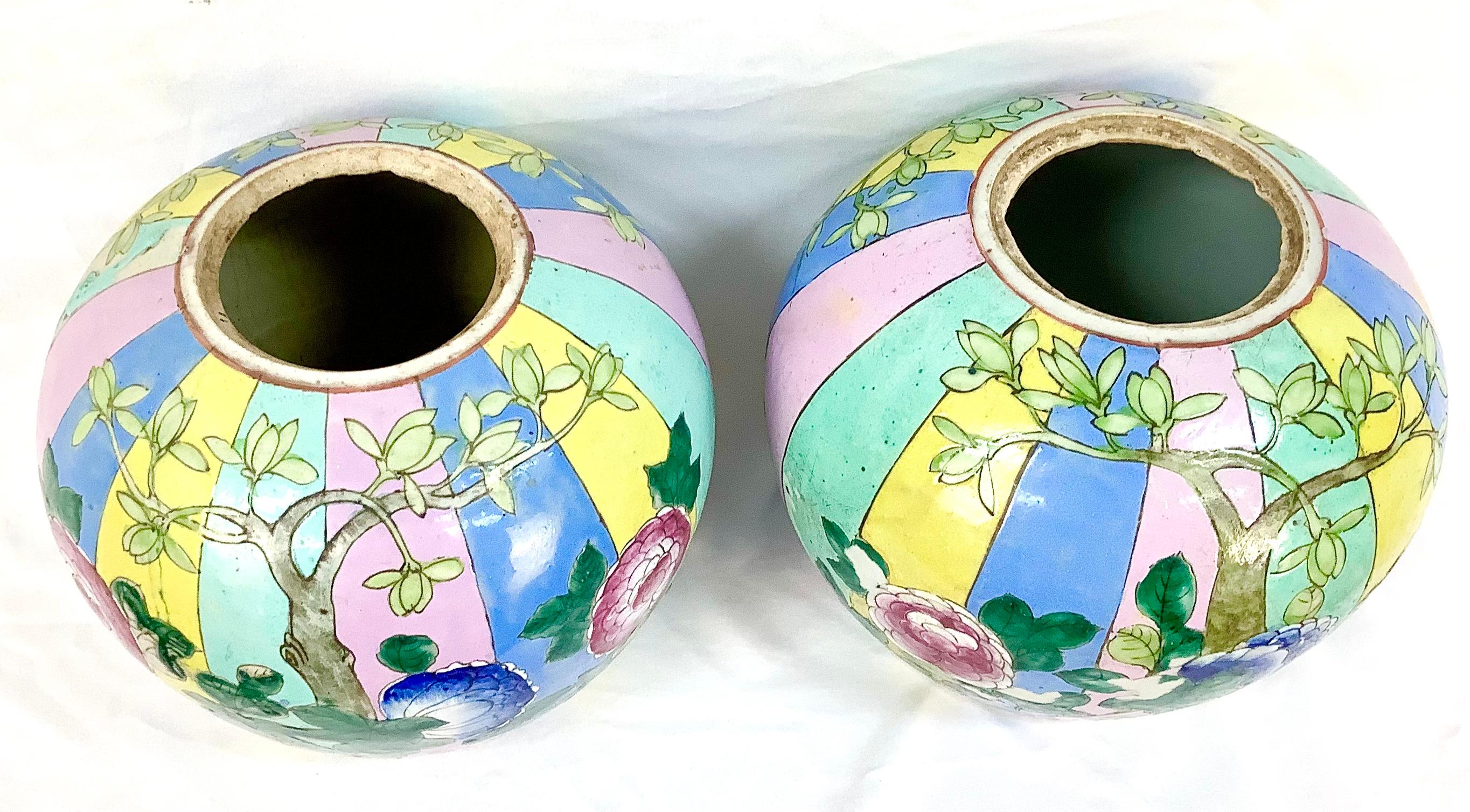 Pair of Chinese Famille Rose Porcelain Ginger Jars with Lids In Good Condition In Bradenton, FL