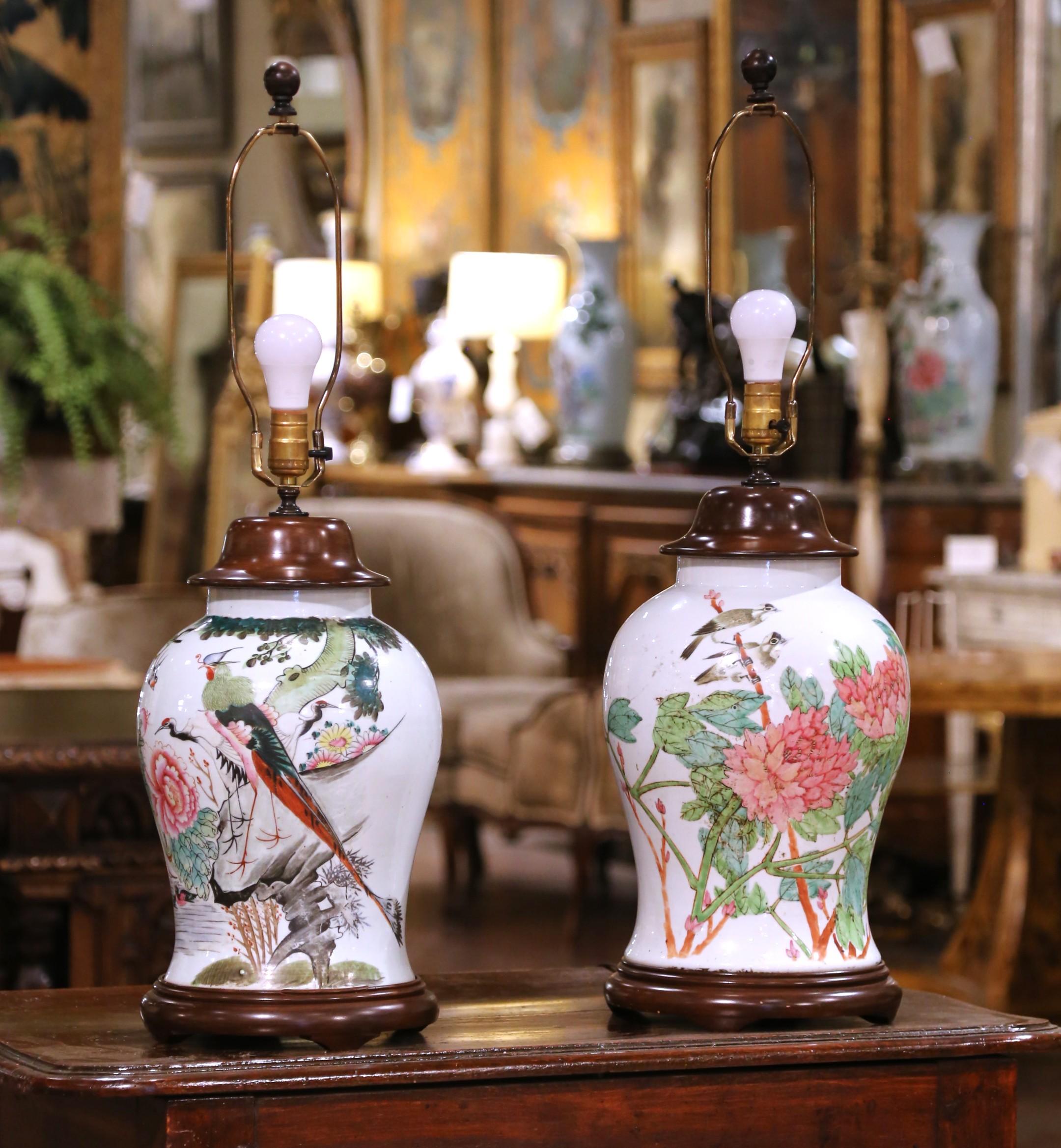 Pair of Chinese Famille Rose Porcelain Lamps with Birds, Flowers and Calligraphy In Excellent Condition For Sale In Dallas, TX