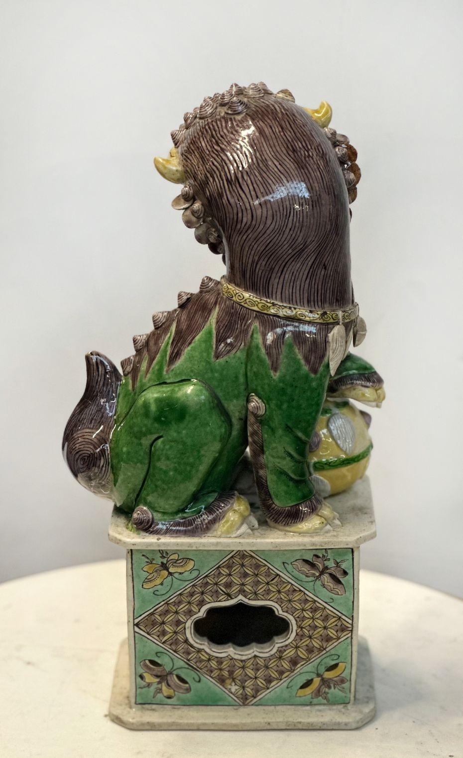 Pair of Chinese Famille Verte Buddhist Lions from the Kangxi Period For Sale 5
