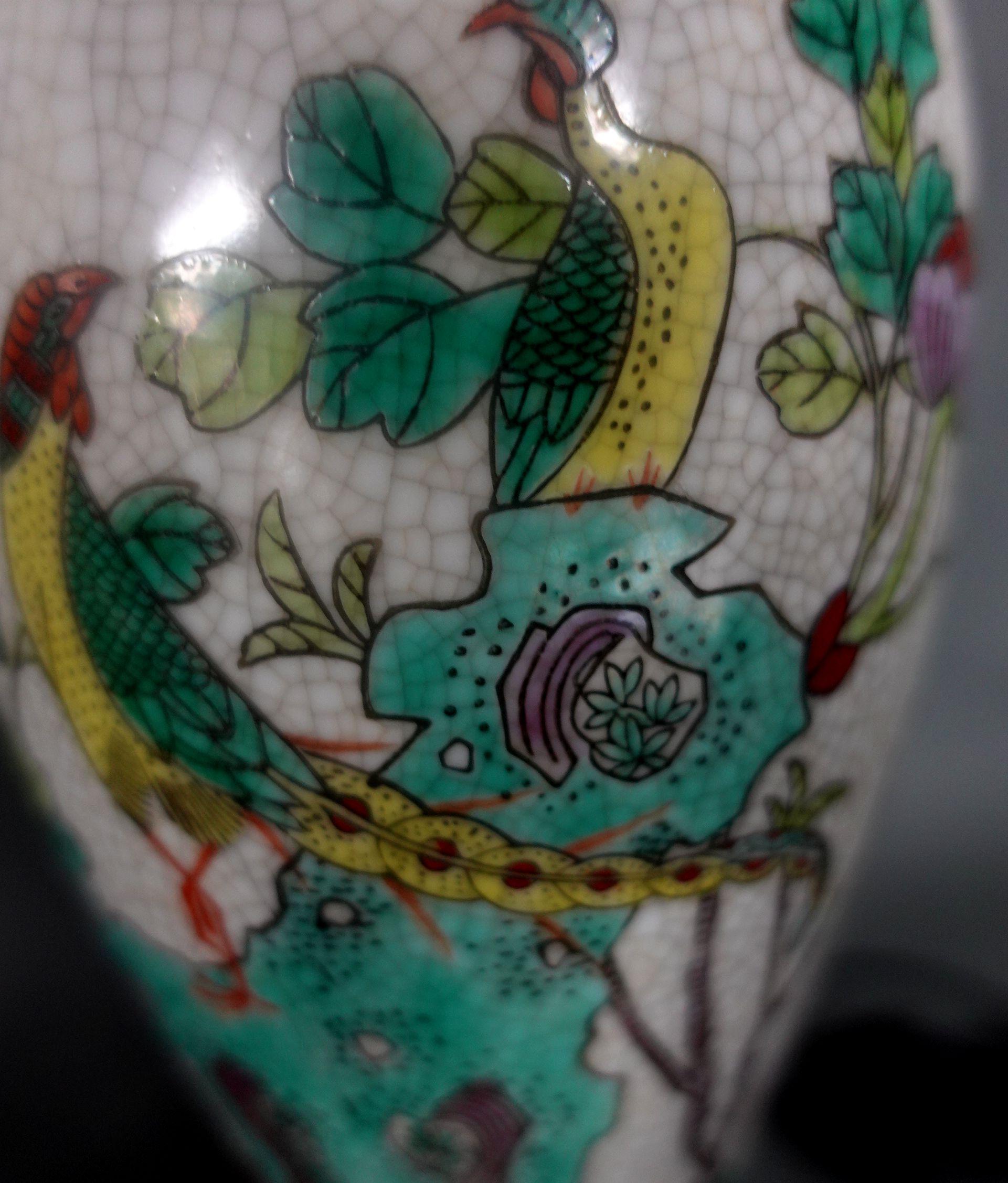 Paar chinesische Famille-Verte-Vasen als Lampen montiert im Angebot 4