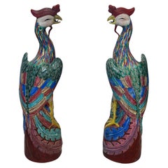 Paire de sculptures chinoises en porcelaine Fenghuang