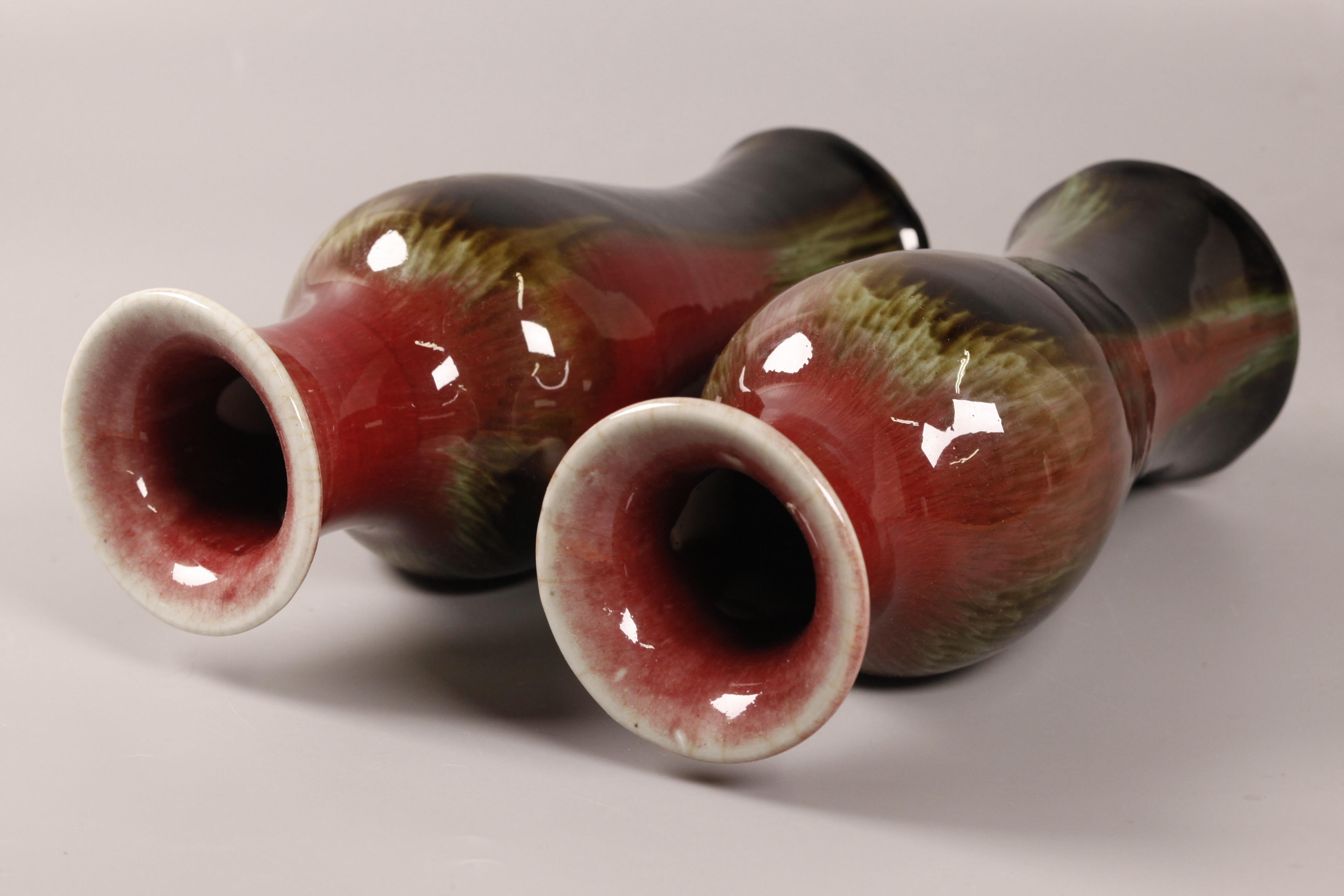 Chinois Paire de vases chinois en porcelaine émaillée à la flambe, 19e siècle en vente