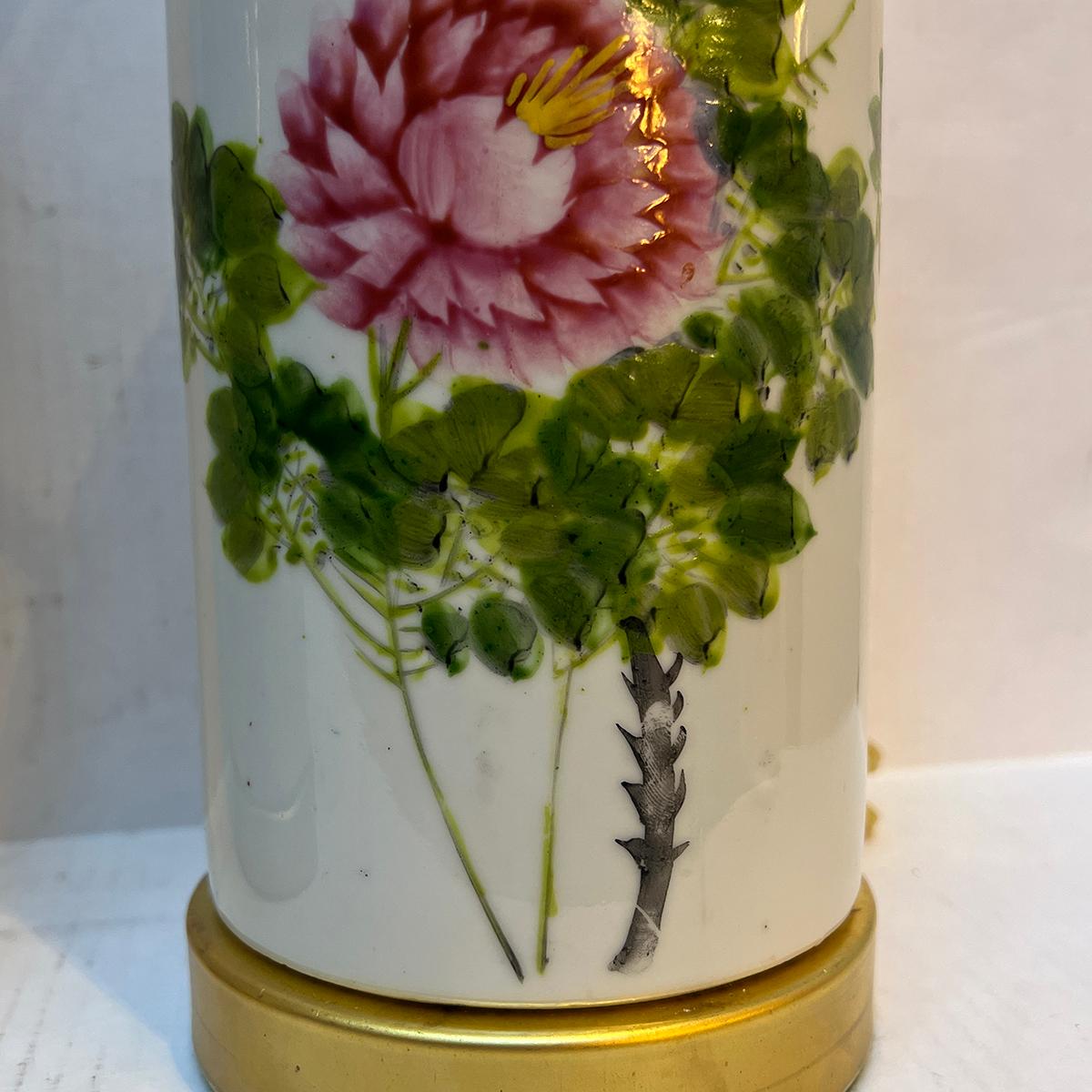 Porcelaine Paire de lampes chinoises à fleurs en vente