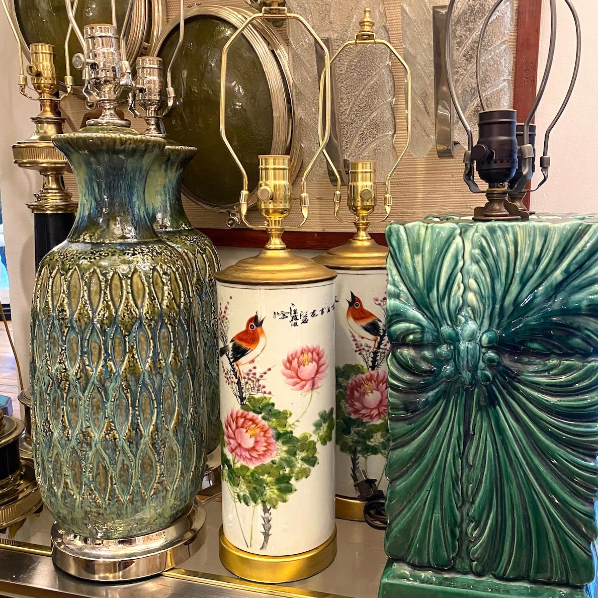 Paire de lampes chinoises à fleurs en vente 1