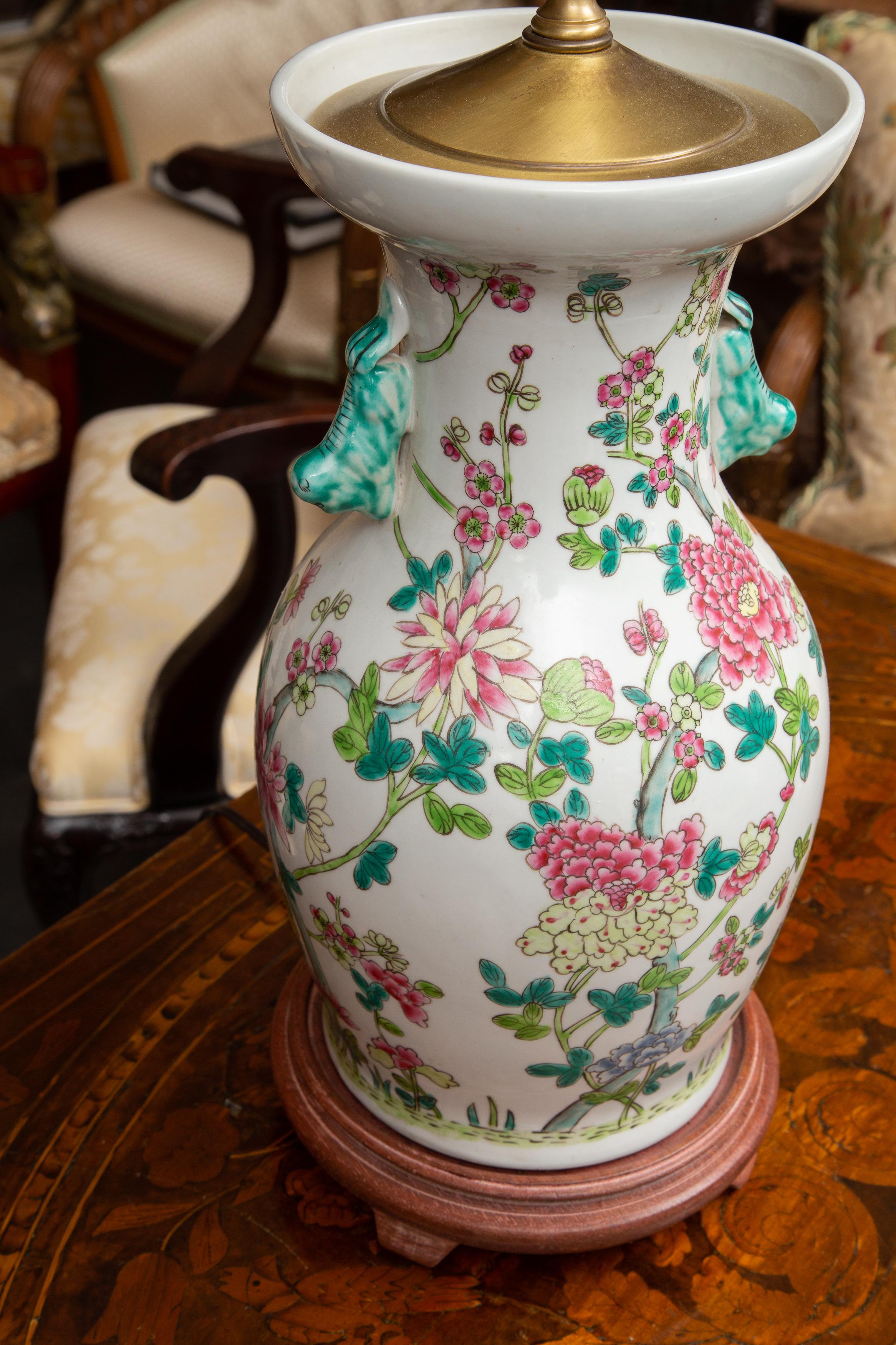 20th Century Pair of Chinese Floral Pattern Lamps For Sale