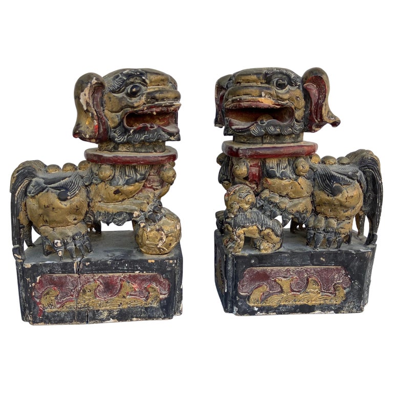 Pair of Chinese Foo Dogs For Sale at 1stDibs