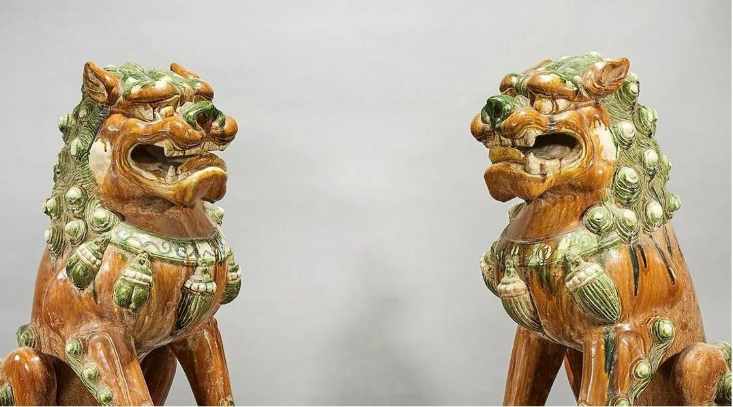 Ceramic Pair of Chinese Fu-Lions Statues For Sale