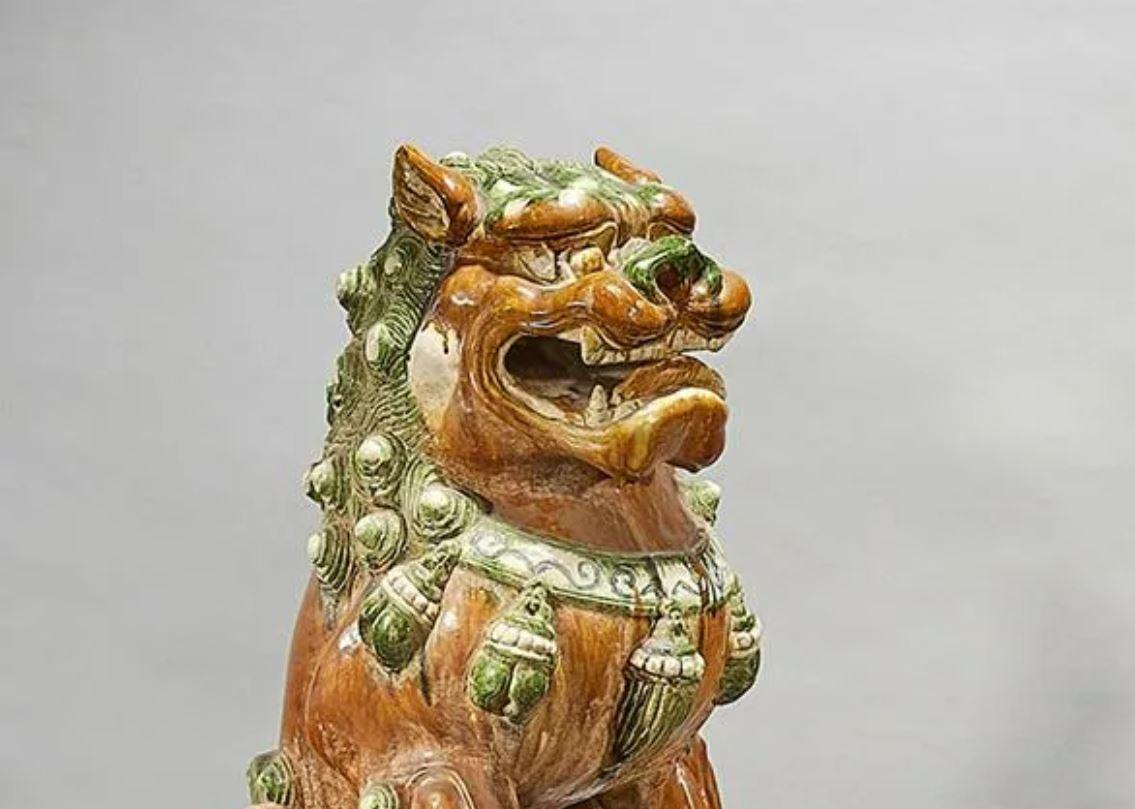 Pair of Chinese Fu-Lions Statues For Sale 1