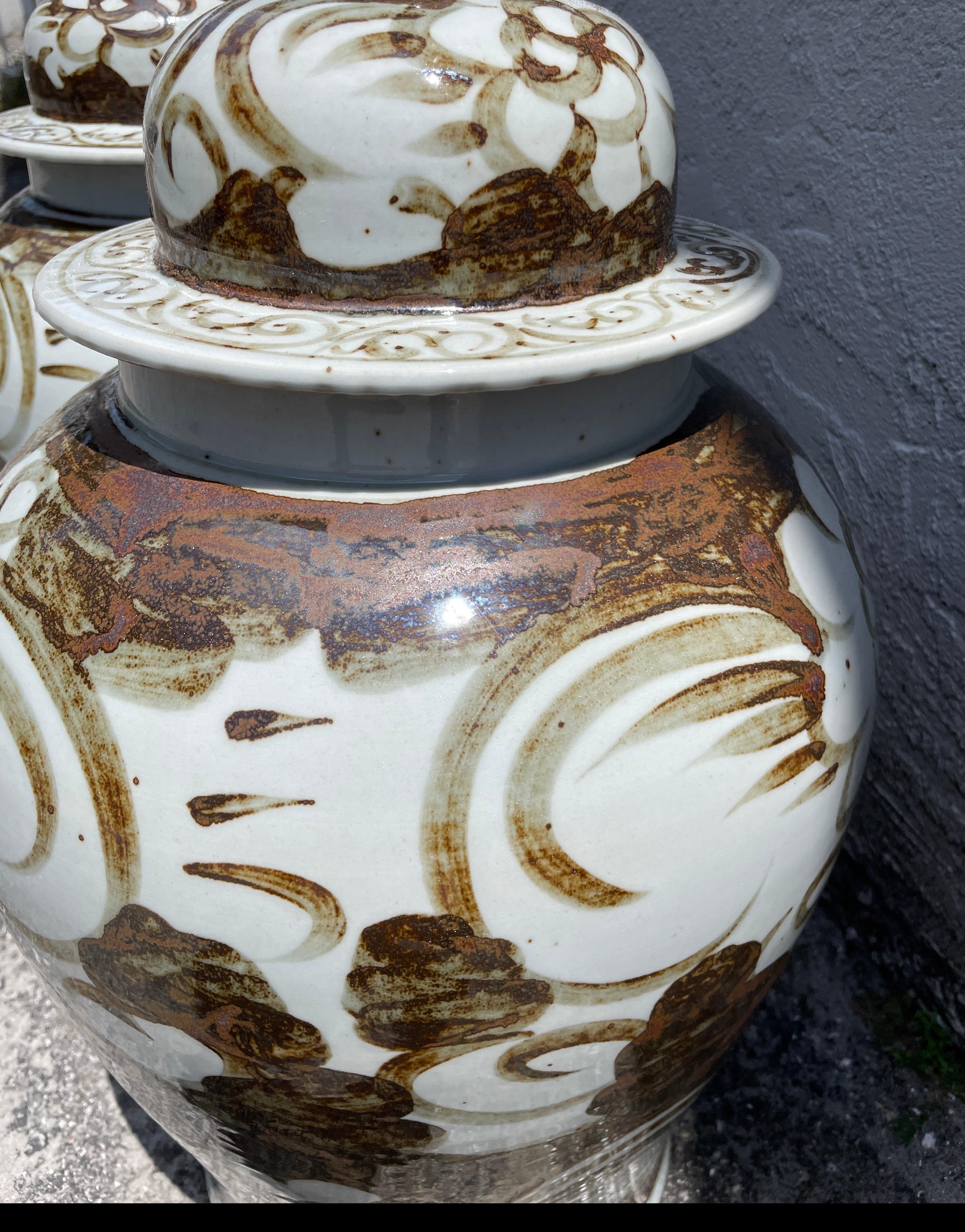 Porcelain Pair of Chinese Ginger Jars For Sale