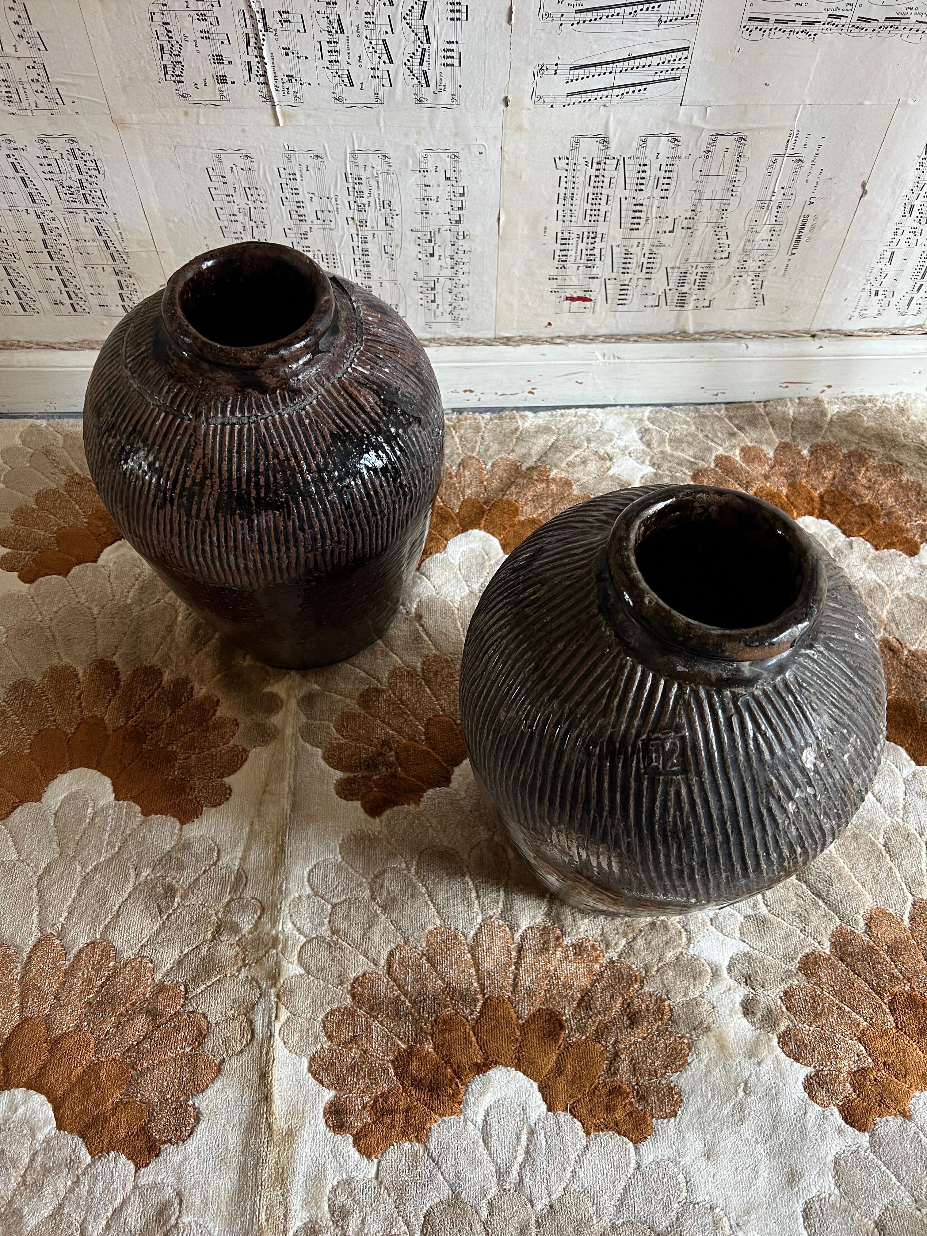 Pair of Chinese glazed 17th-century ceramic rice wine storage pots  For Sale 6