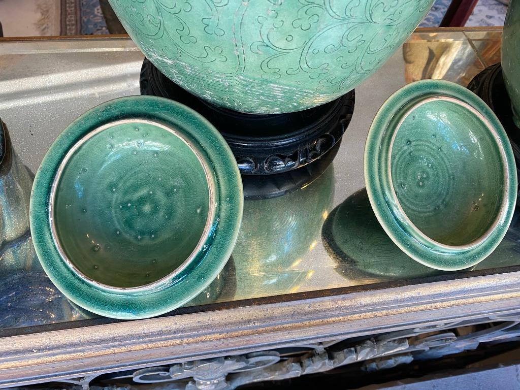 Pair of Chinese Glazed Vessels/Jars with Lids In Good Condition In Sarasota, FL