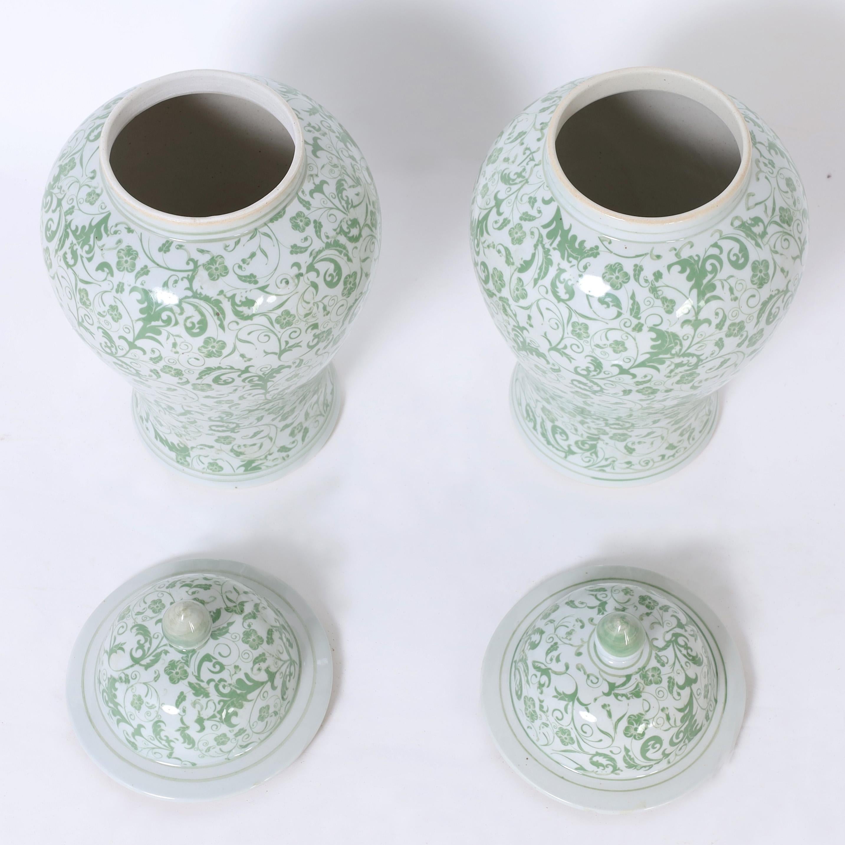 Chinese Export Pair of Chinese Green and White Porcelain Lidded Jars For Sale