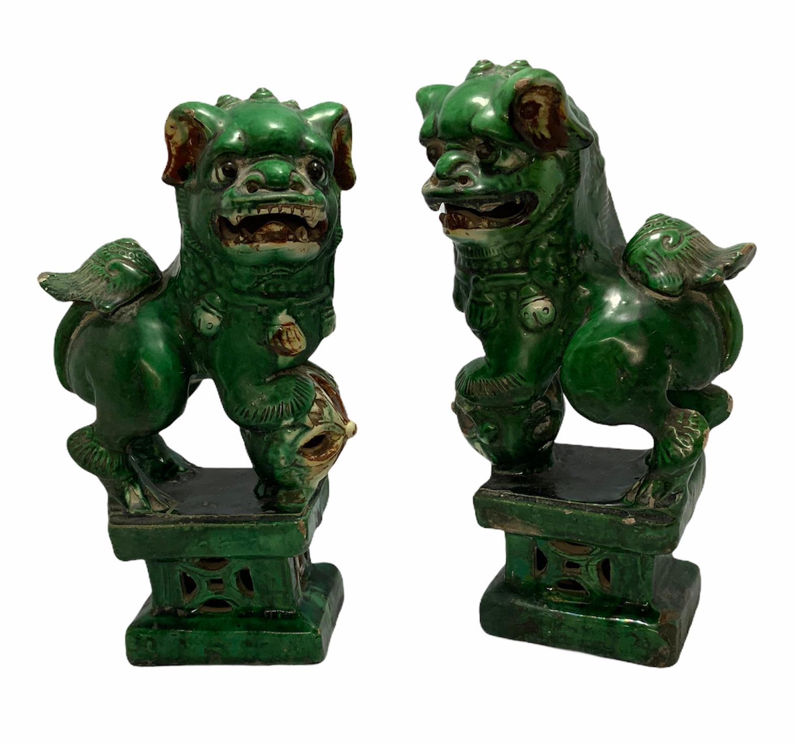 Pair of Chinese Green Ceramic Foo Dogs or Guardian Lions In Good Condition In Guaynabo, PR