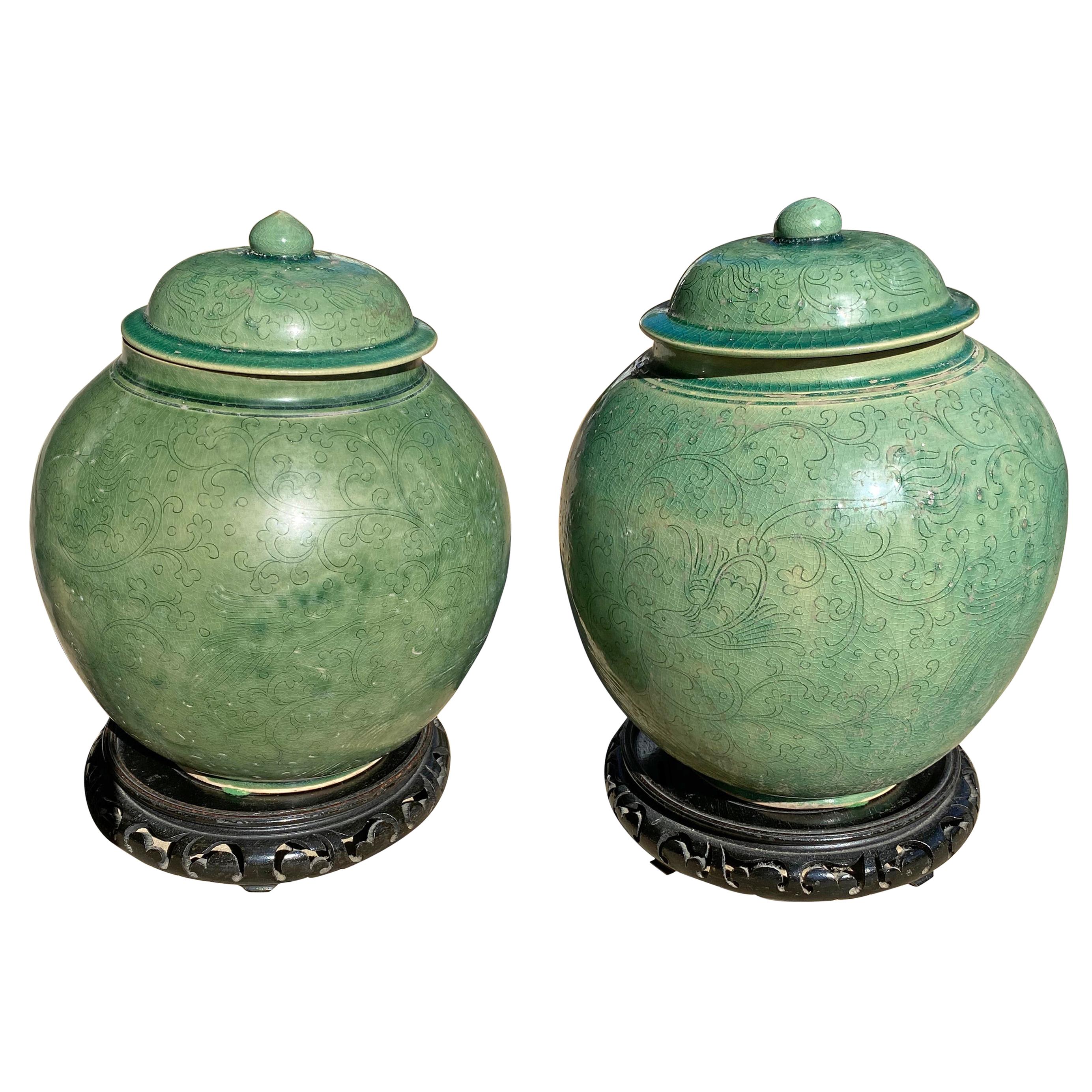 Large Chinese Temple Jar For Sale at 1stdibs