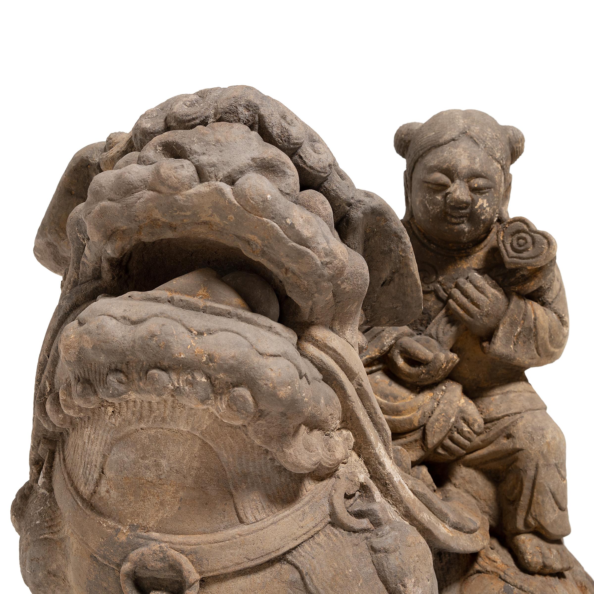 Paar chinesische Wächter Fu-Löwen mit Reitern, um 1850 im Angebot 4