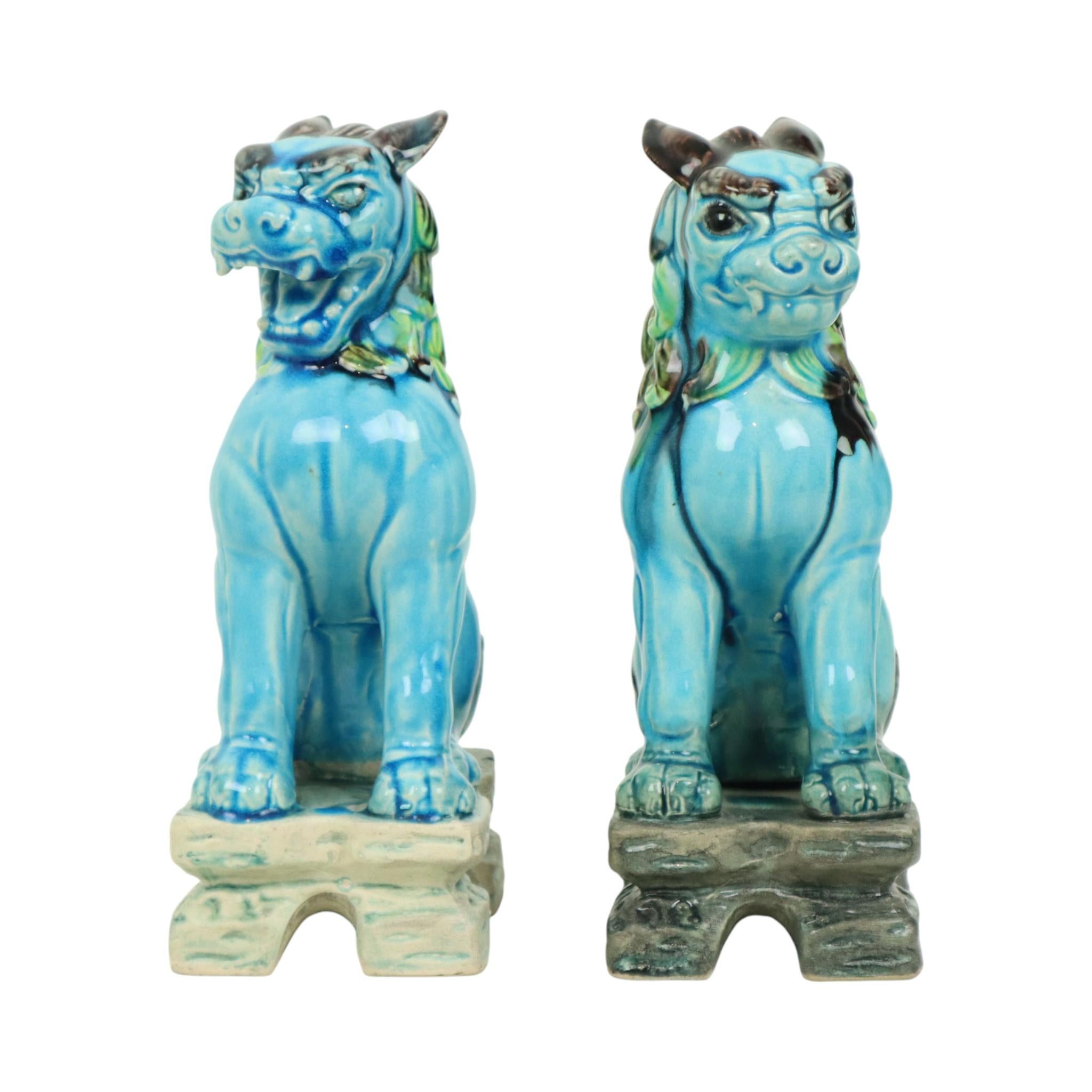 Paar chinesische Wächterlöwen Foo Hunde Blau Keramik (Chinoiserie) im Angebot