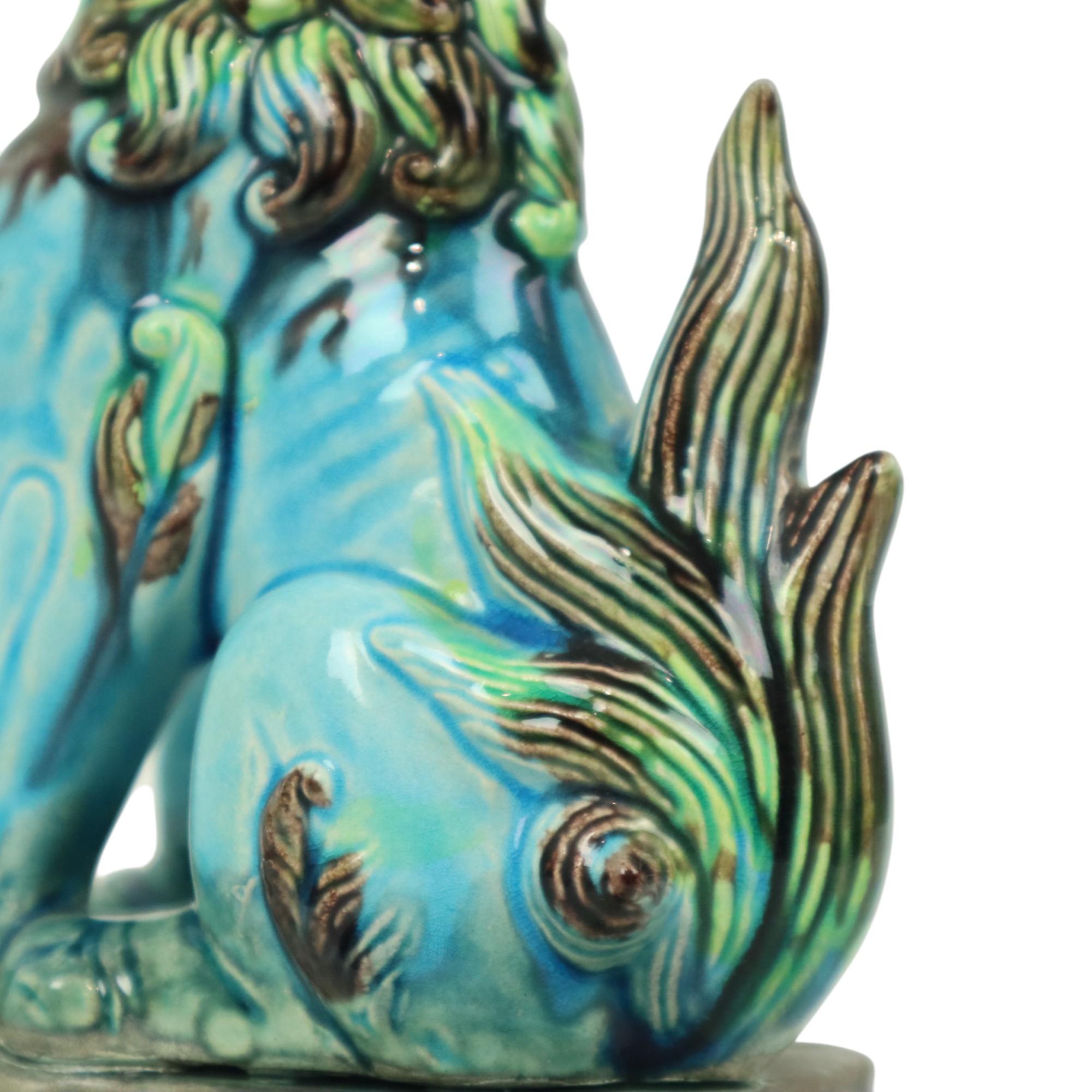 Paar chinesische Wächterlöwen Foo Hunde Blau Keramik (Ende des 20. Jahrhunderts) im Angebot