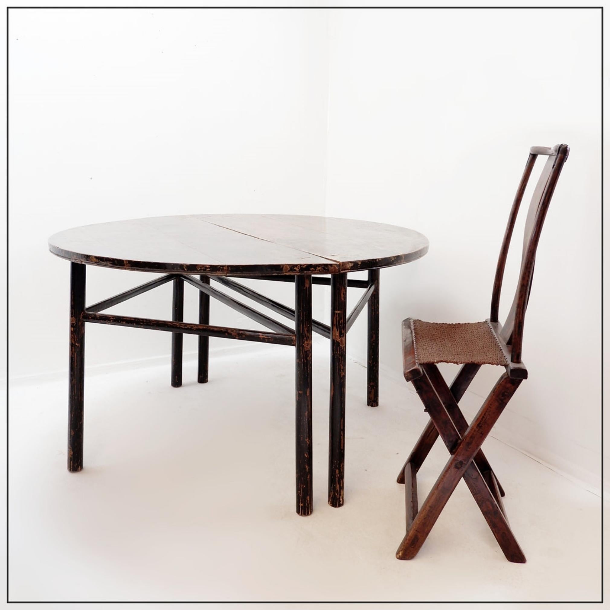 Pair of Chinese Half-Moons - Center Table and folding traveler's chair For Sale 5