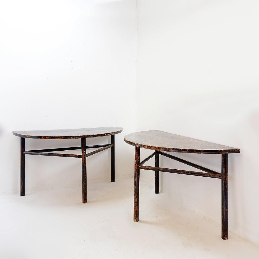Asian Furnitures - Early 20th Century
Console tables are freestanding and can be used separately or joined together to form a round table, making them very versatile.
Chinese Early 20th Century Traveller's Folding Chair with Woven Seat
Measures :