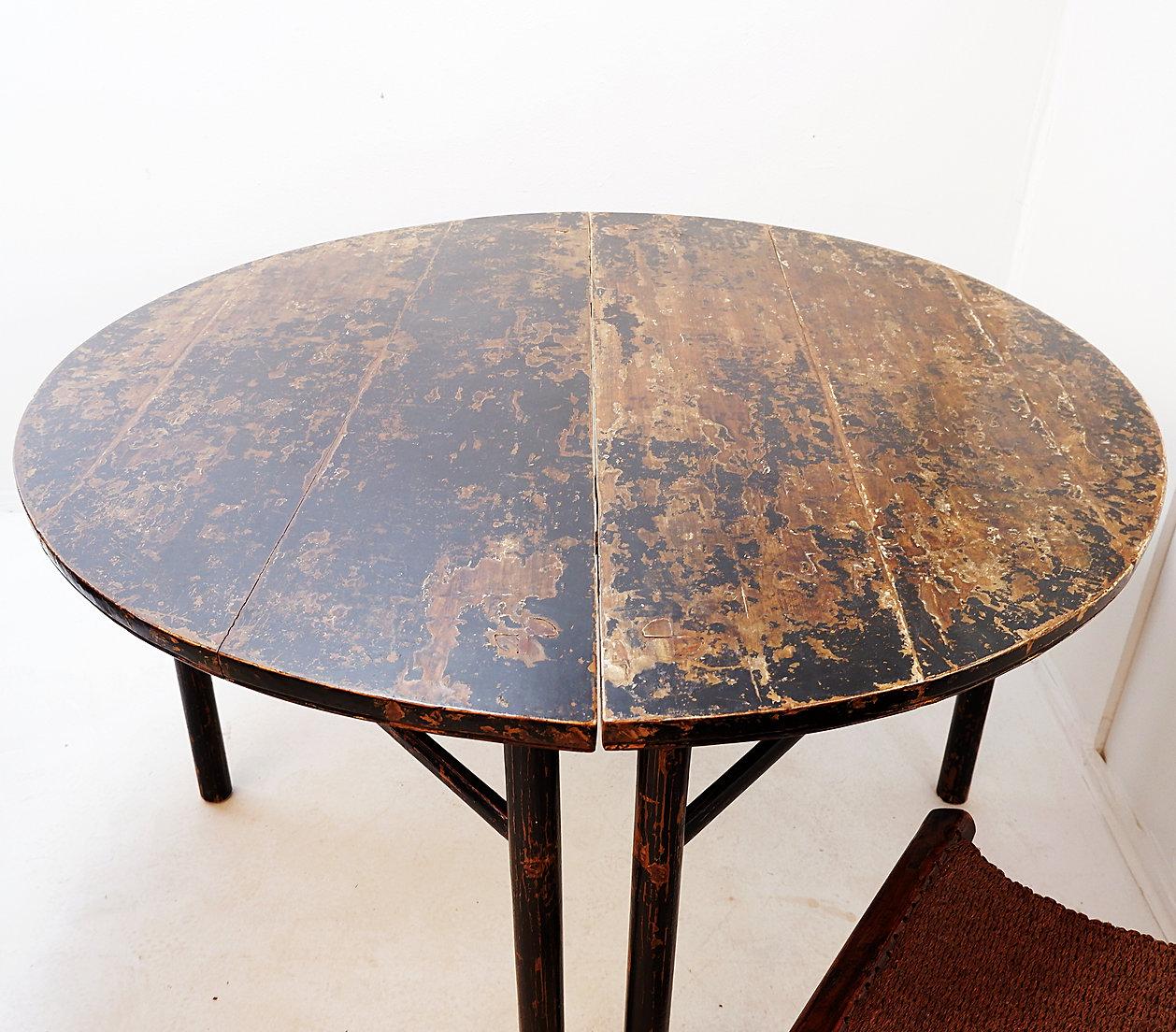 Pair of Chinese Half-Moons - Center Table and folding traveler's chair For Sale 4