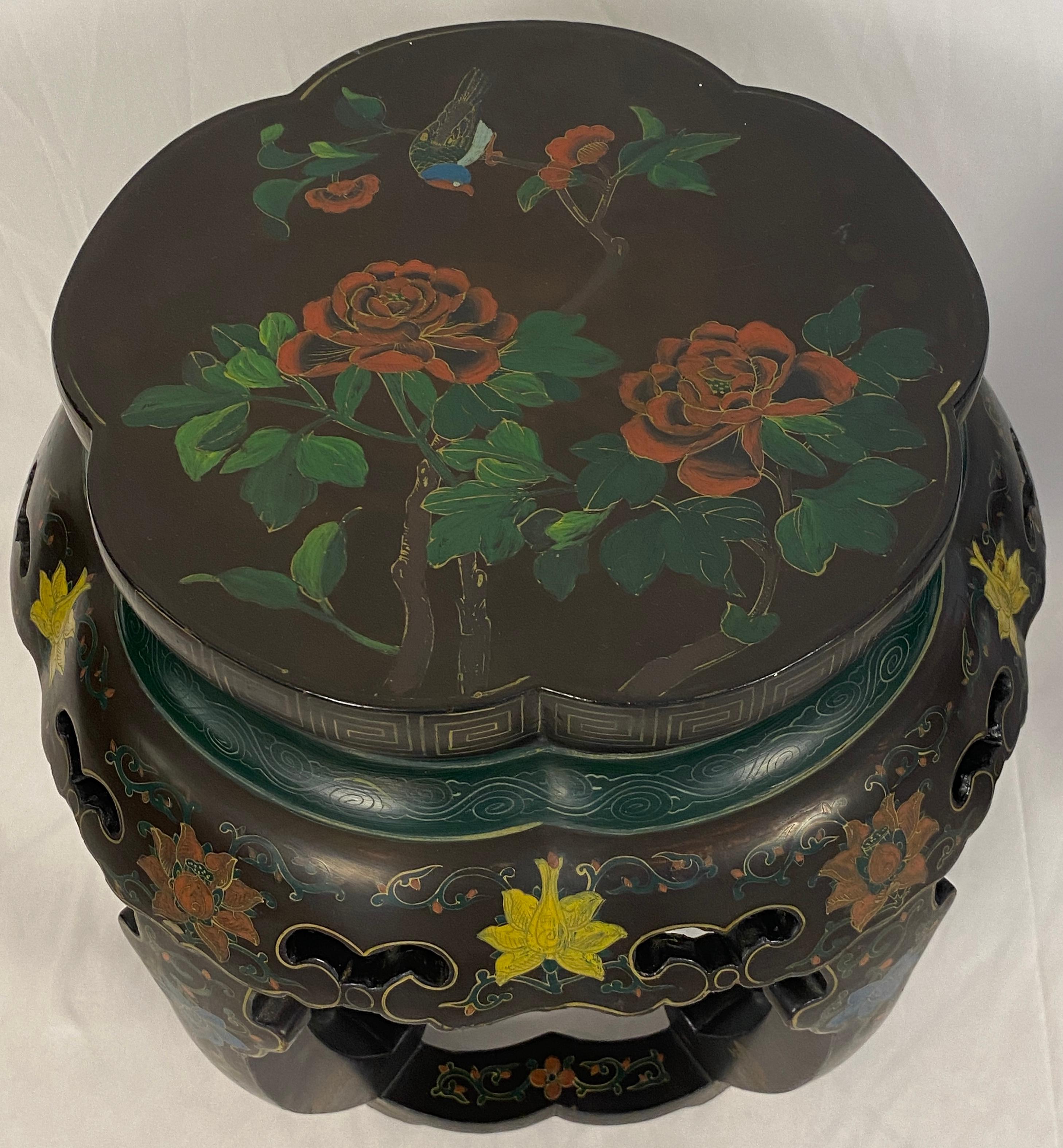 20th Century Pair of Chinese Hand Carved and Hand Painted Side Tables For Sale