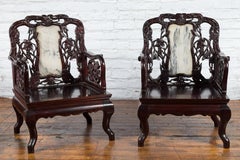 Pareja de Sillones de Palisandro Tallados a Mano con Tablilla de Mármol y Pátina Oscura