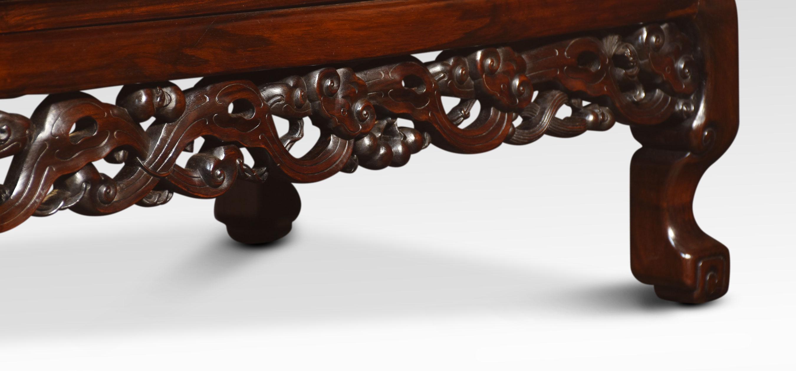 Paire de tables basses chinoises en bois dur Bon état - En vente à Cheshire, GB