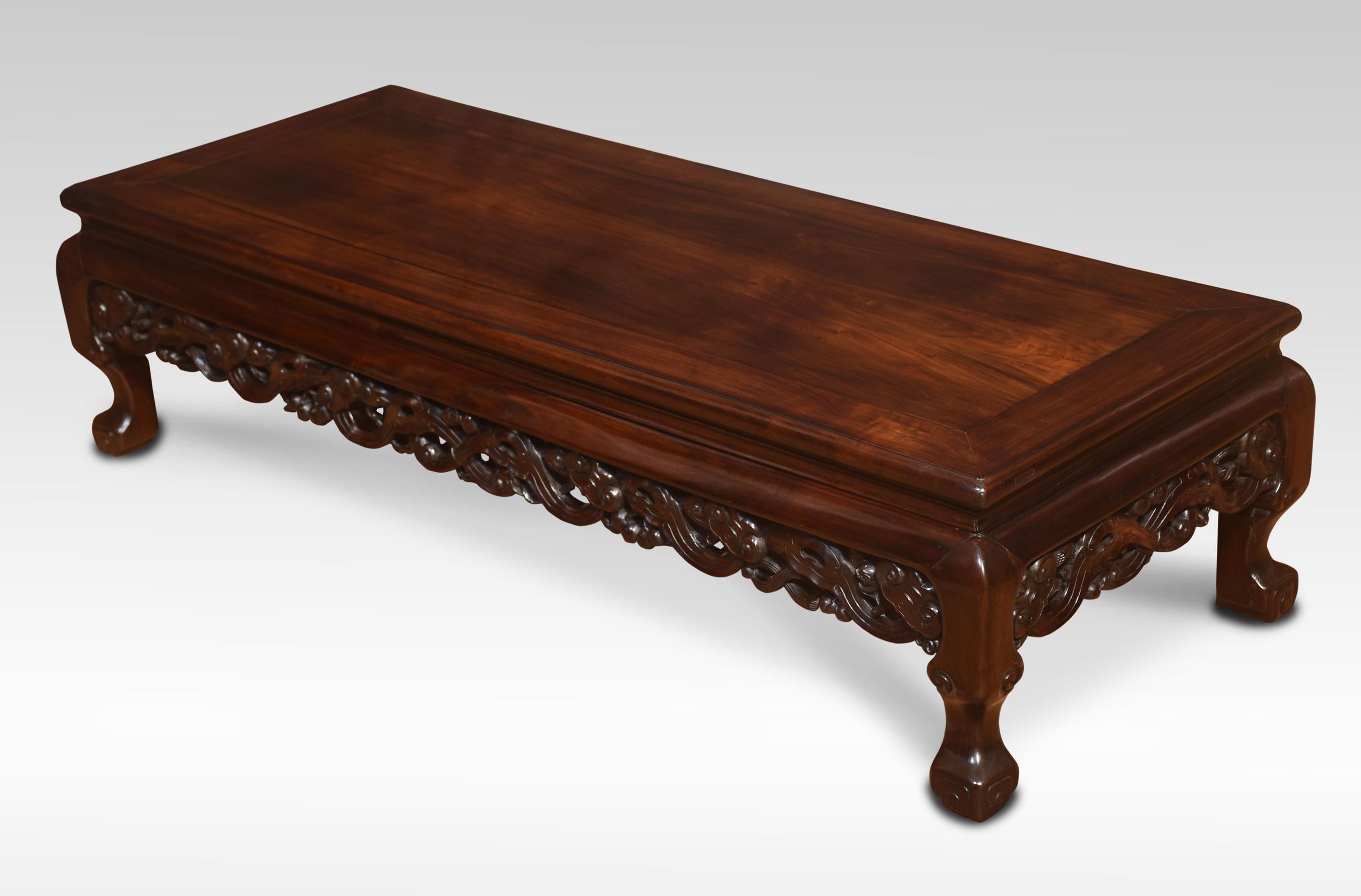 Bois Paire de tables basses chinoises en bois dur en vente