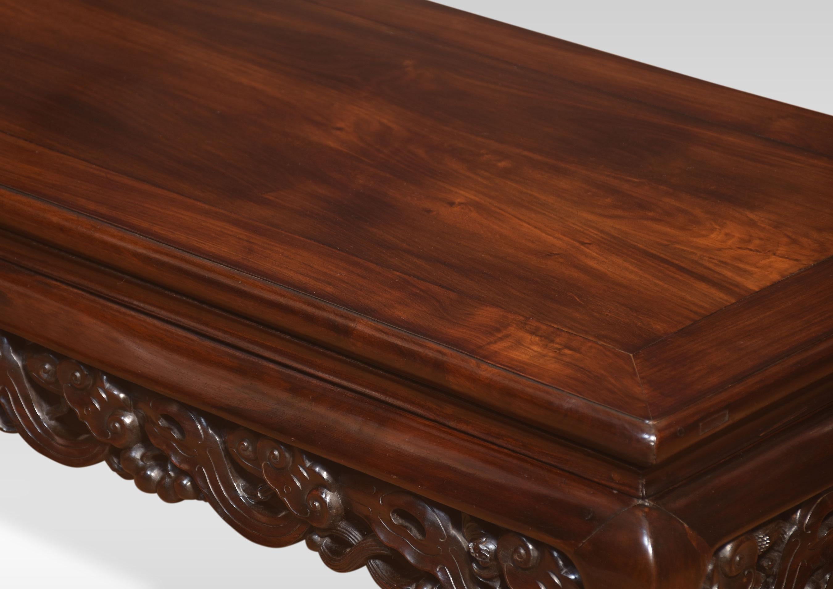 Paire de tables basses chinoises en bois dur en vente 1