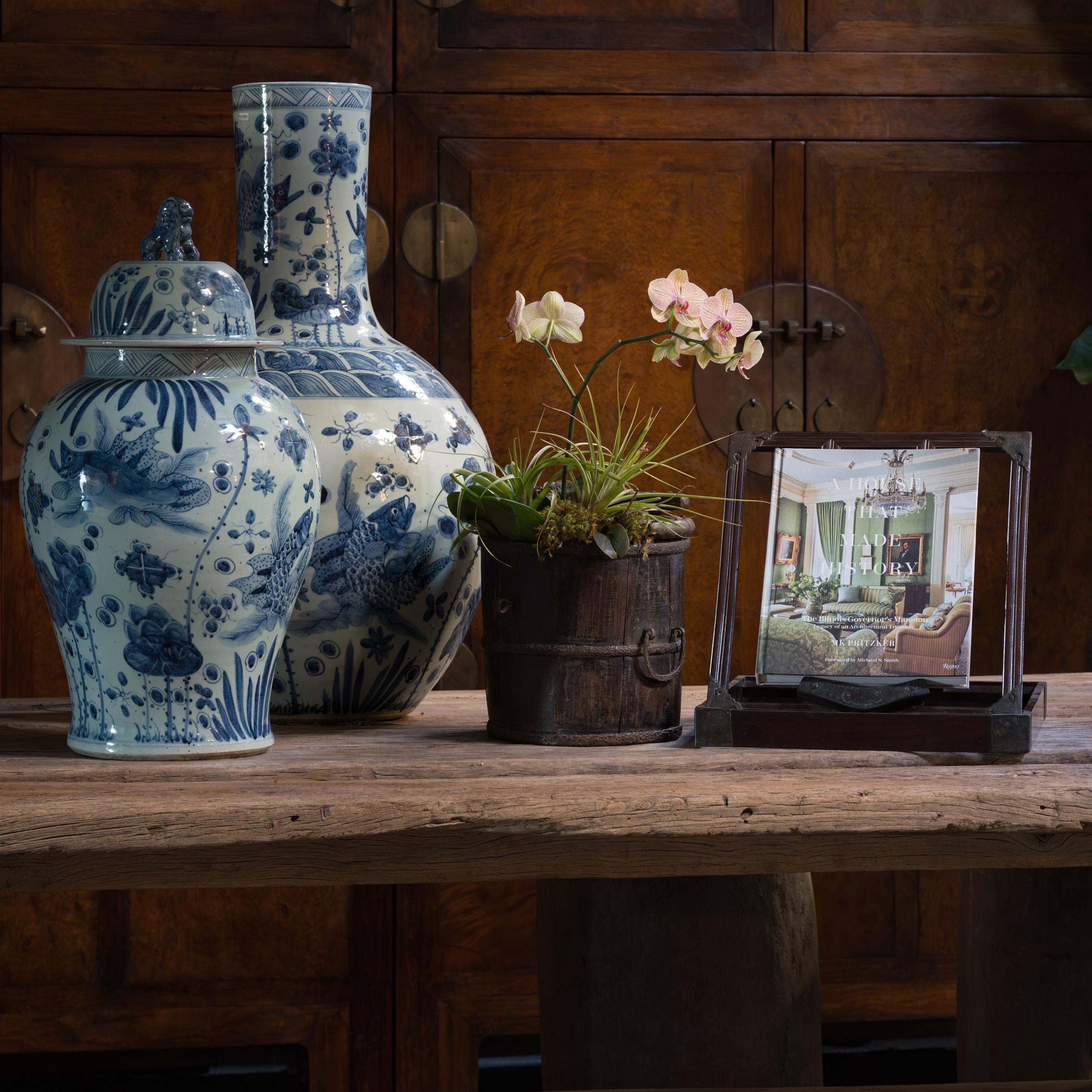 Paar chinesische Hartholz-Spiegelständer, um 1850 (Chinesisch) im Angebot