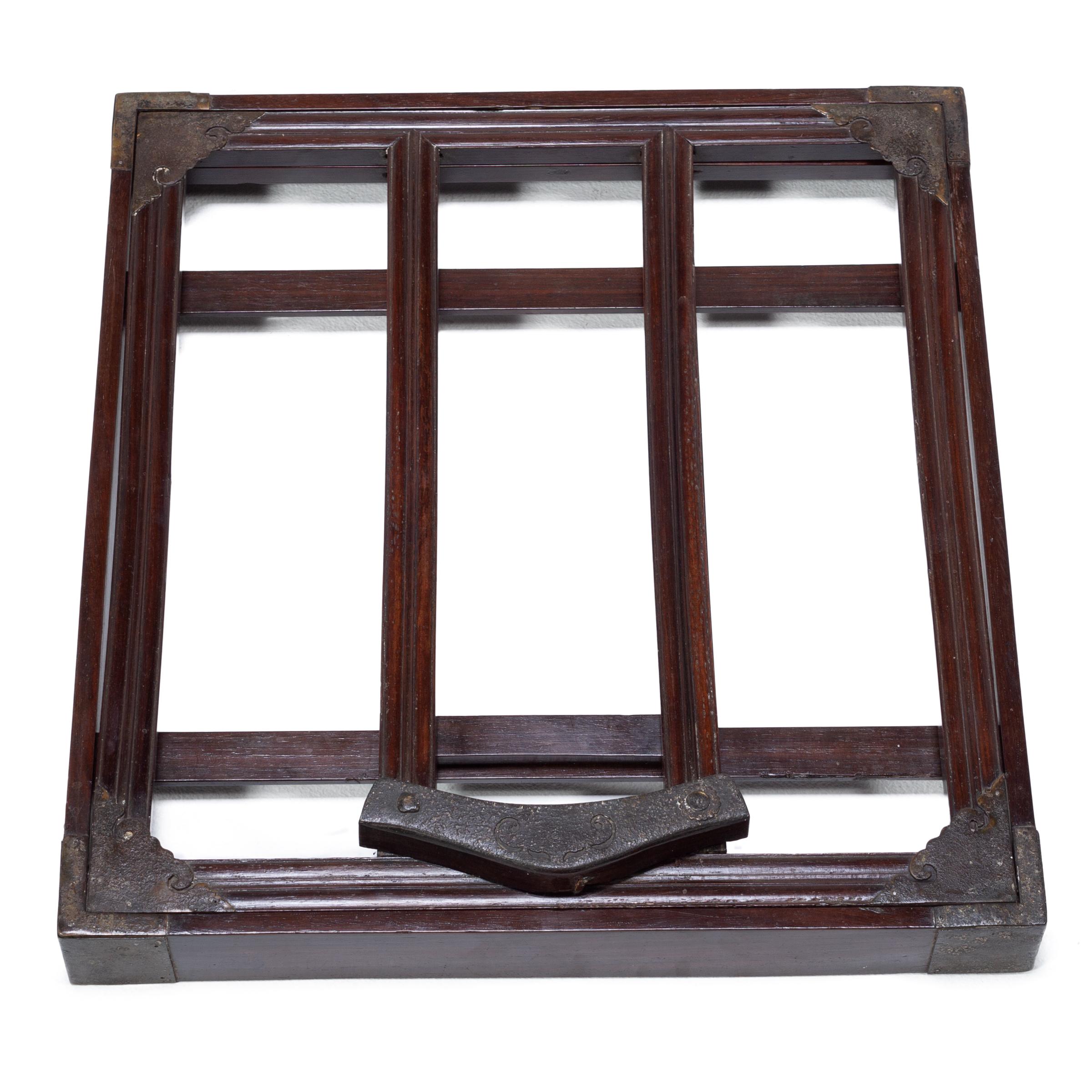 Paar chinesische Hartholz-Spiegelständer, um 1850 im Angebot 1