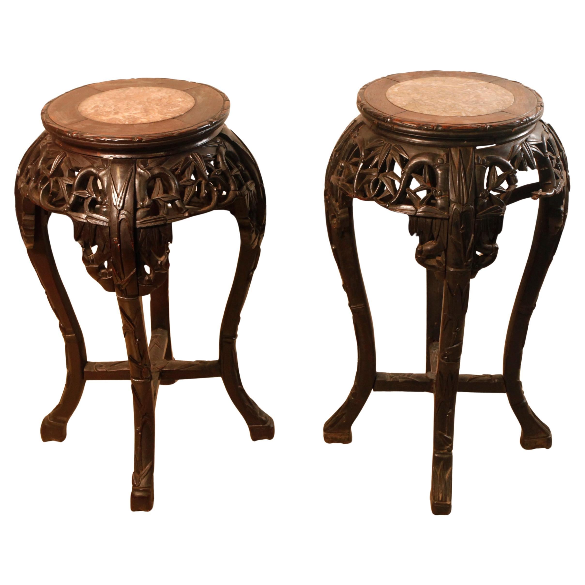 Paire de piédestaux/de supports chinois en bois dur