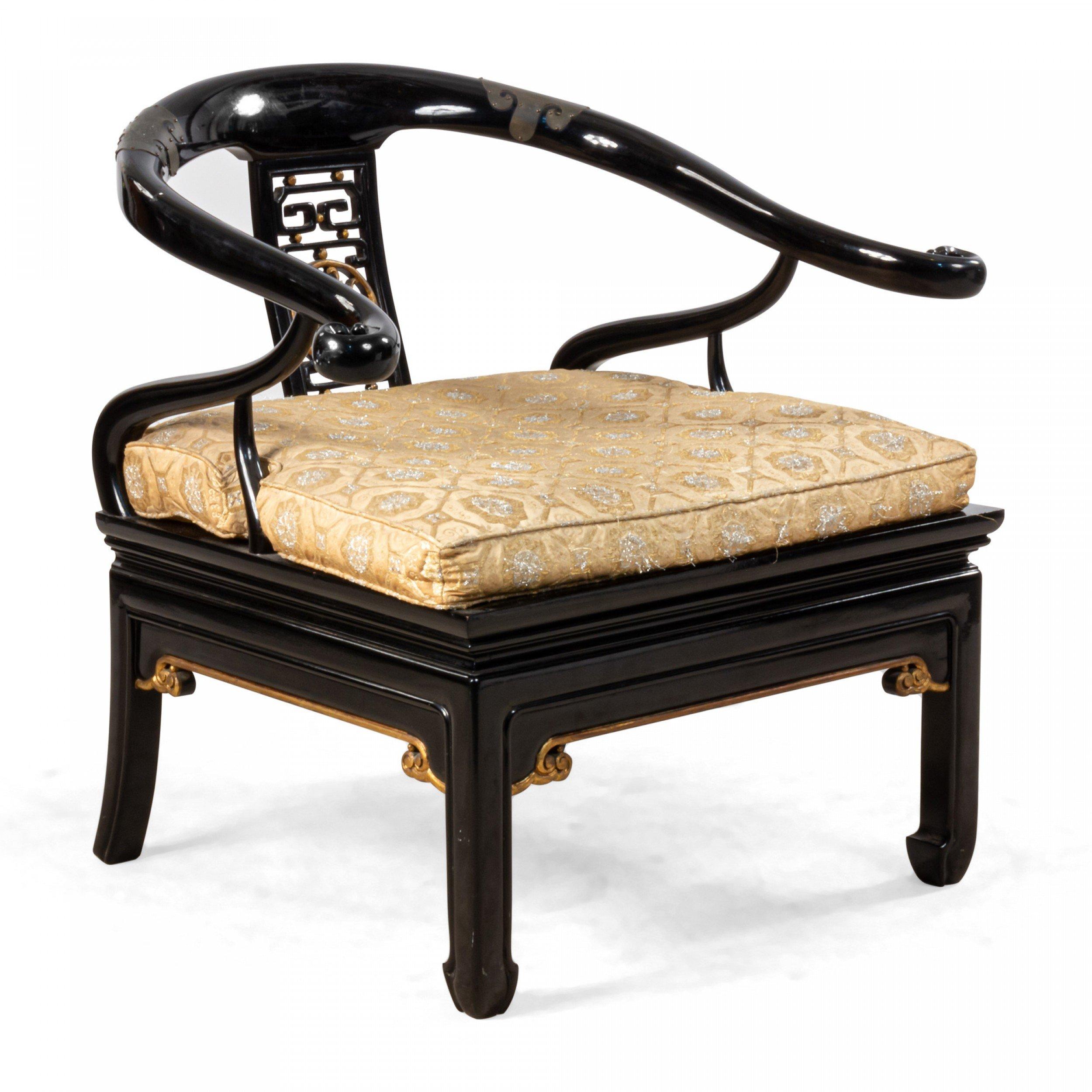 Américain Paire de chaises chinoises en forme de fer à cheval dans le style de James Mont en vente