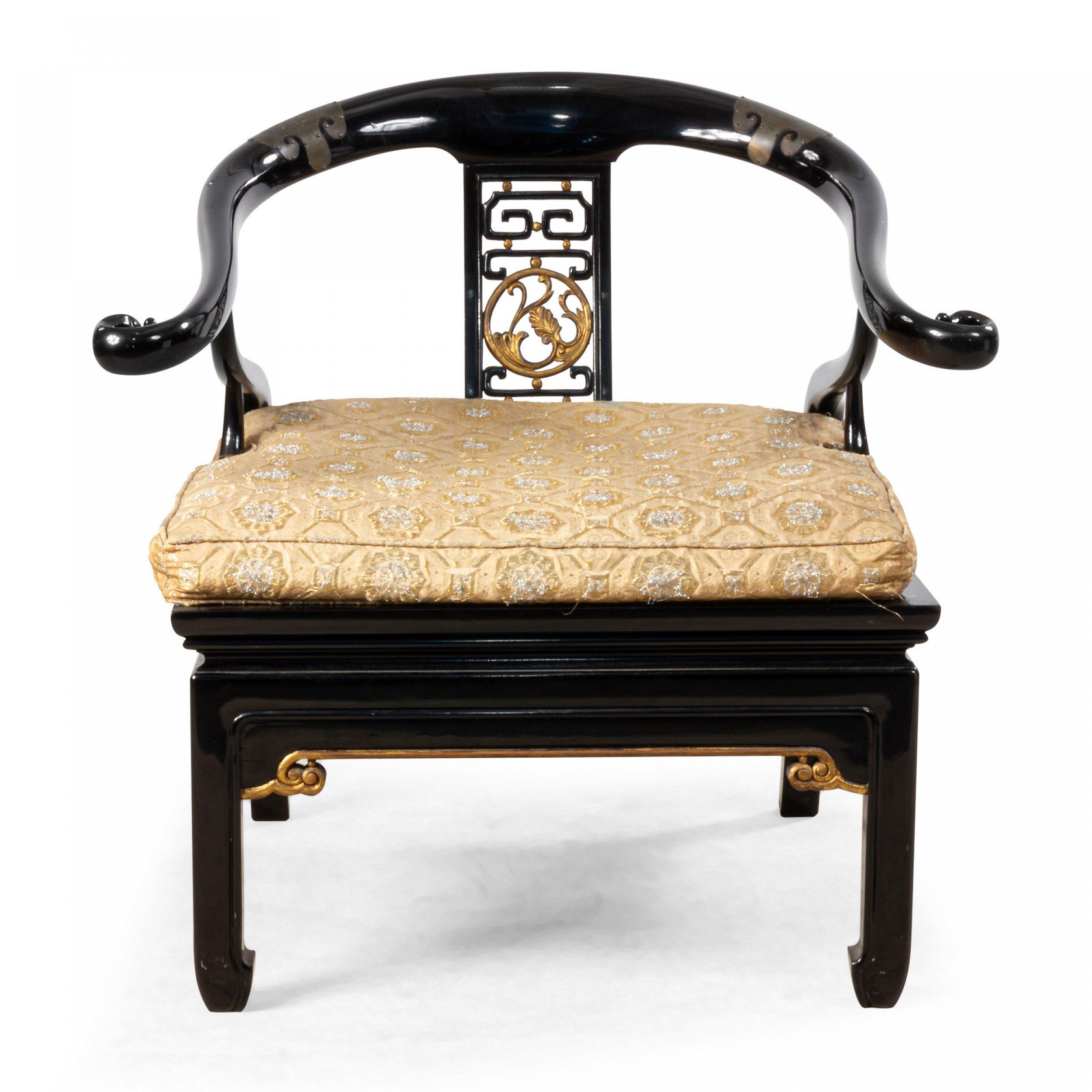 Paar chinesische Stühle in Hufeisenform im Stil von James Mont (Vergoldet) im Angebot