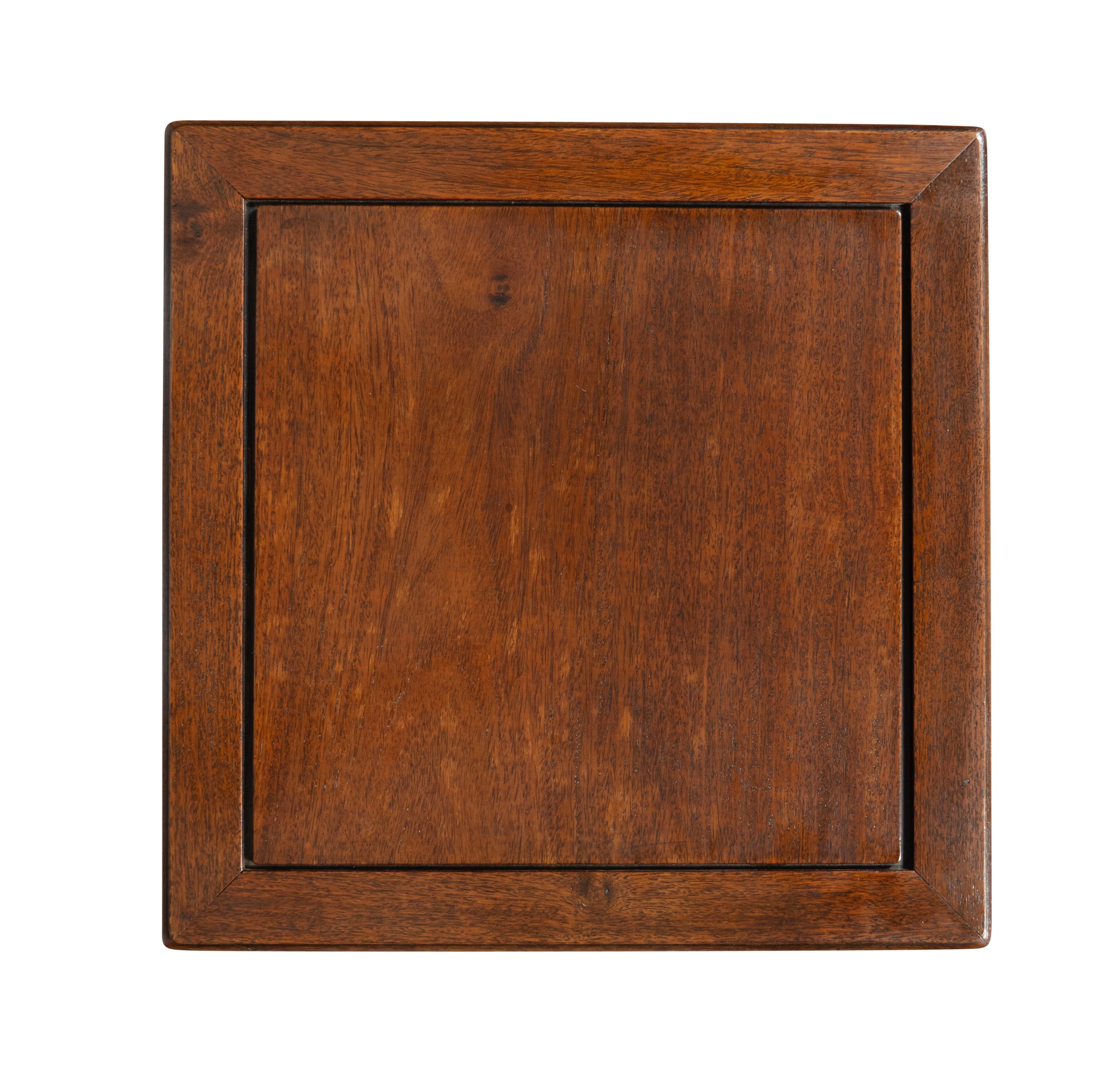 Bois de feuillus Paire de tables d'appoint chinoises en bois de Hungmu en vente