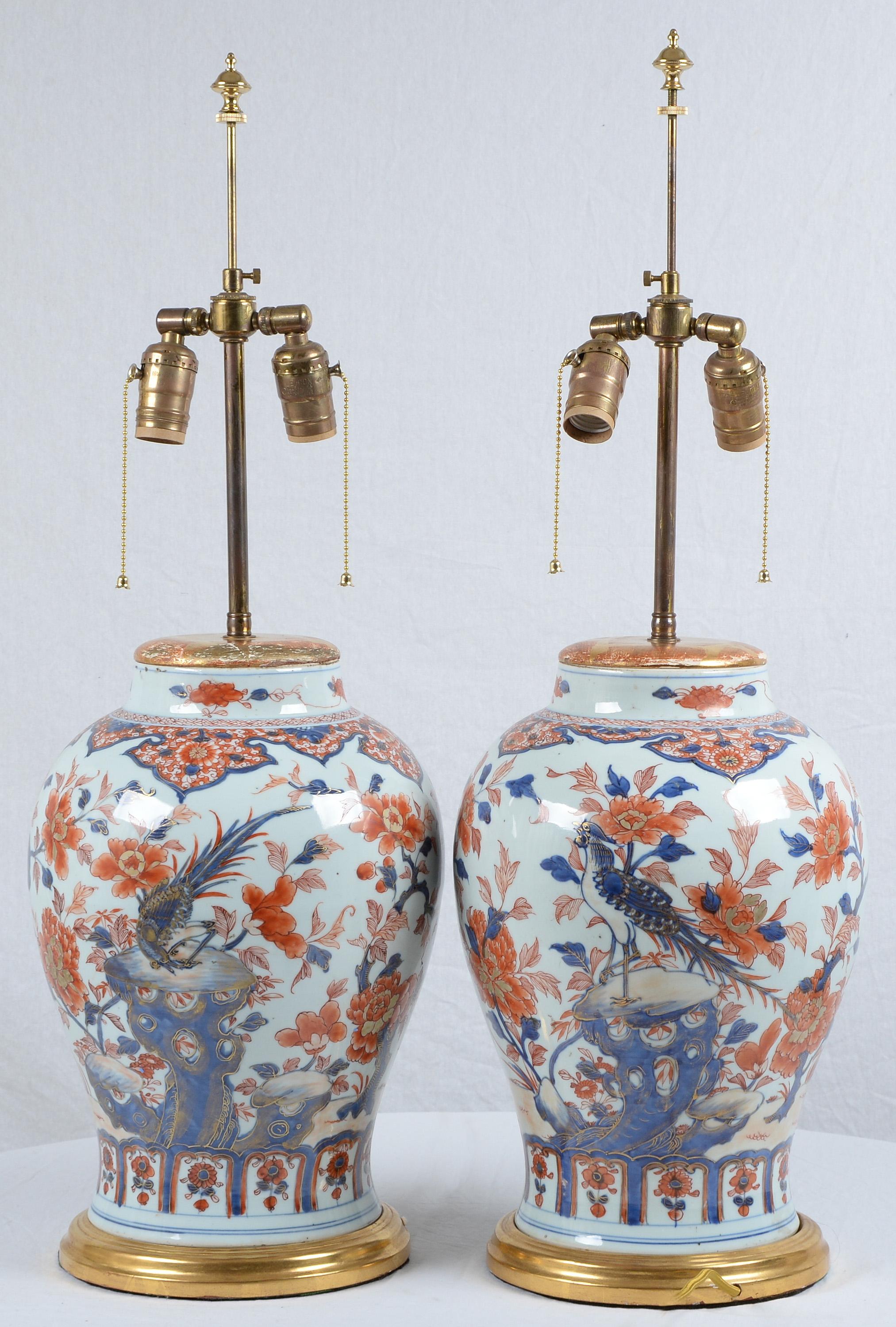 Paar chinesische Vasen aus Imari Porcelain als Lampen montiert im Zustand „Gut“ im Angebot in Kittery Point, ME