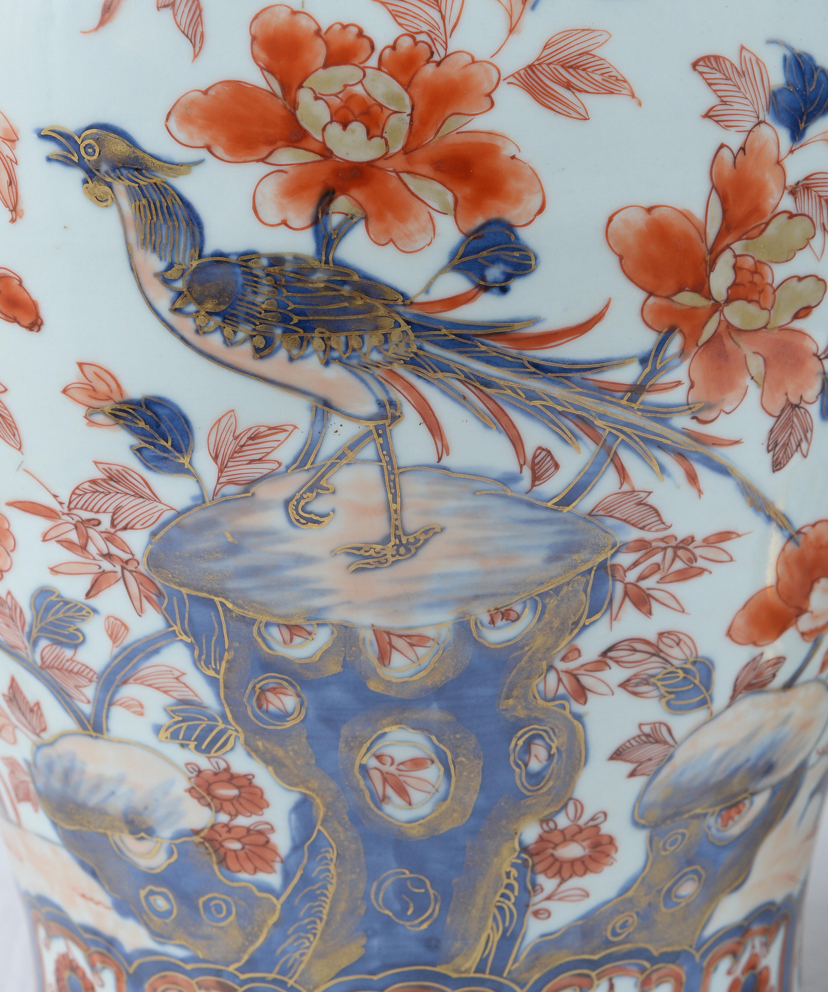 Paar chinesische Vasen aus Imari Porcelain als Lampen montiert im Angebot 1