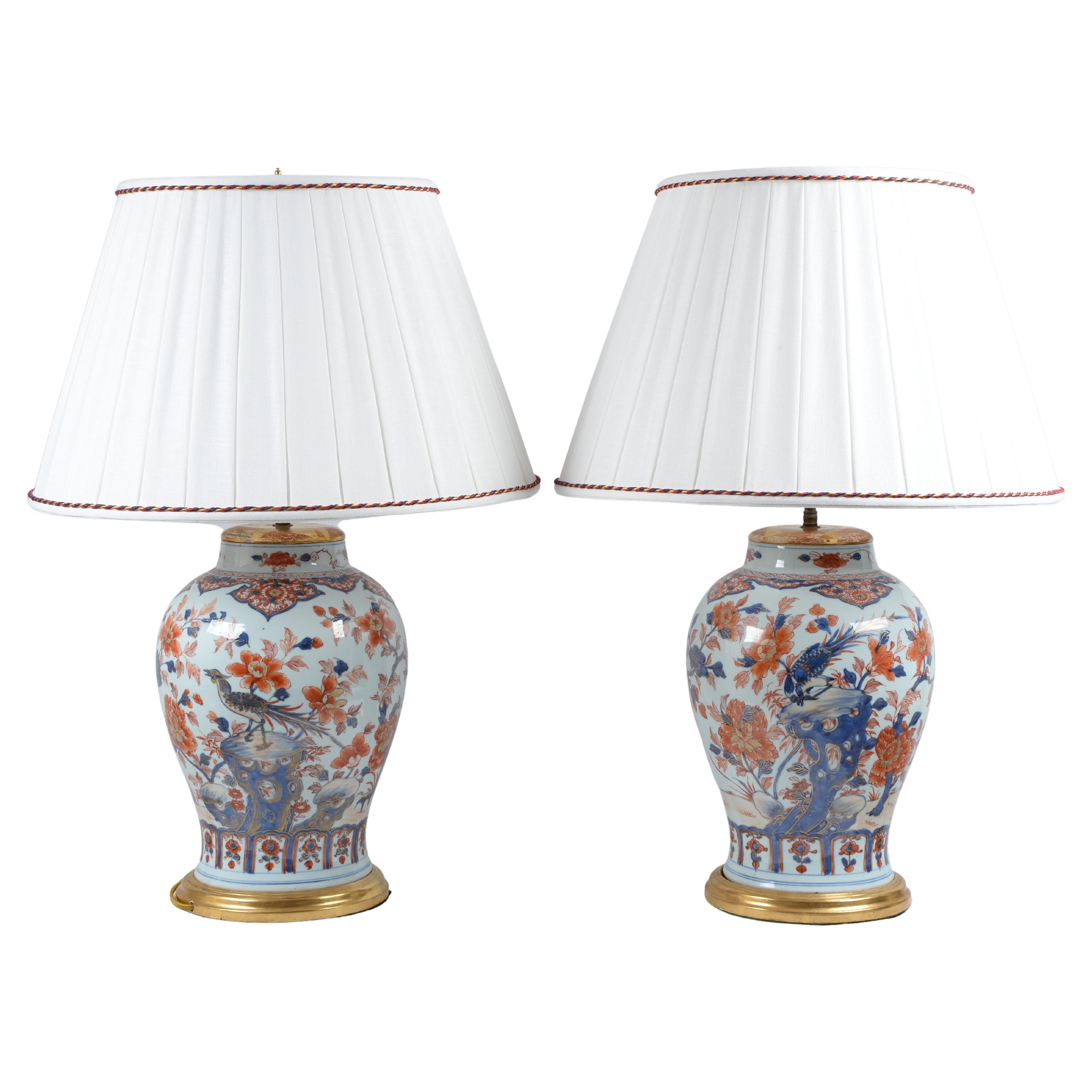 Paire de vases en porcelaine Imari Porcelain de Chine montés en lampes