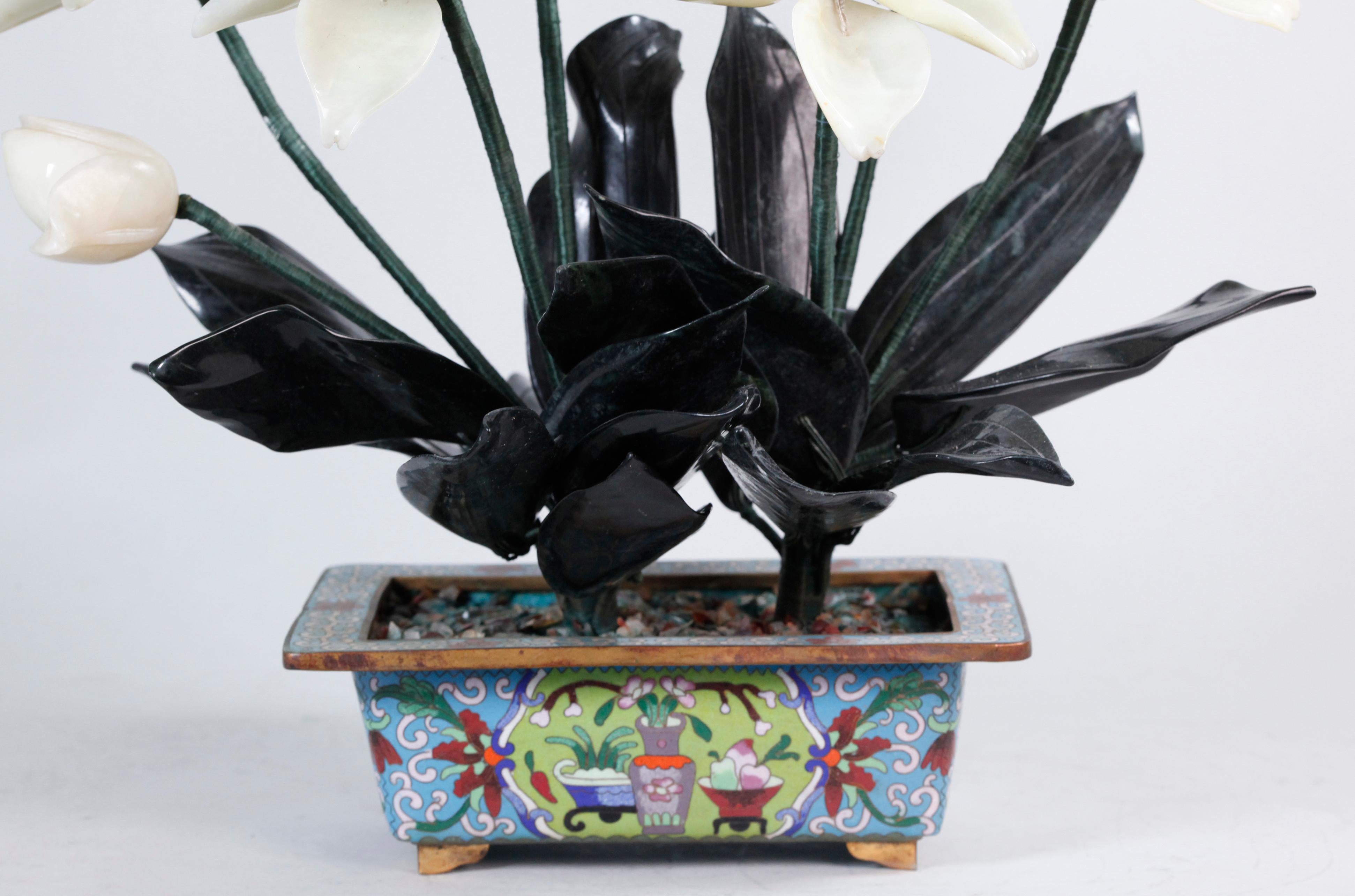 Paire de bonsaïs chinois en jade et pierre, chacun dans une jardinière cloisonnée Bon état - En vente à New York, NY