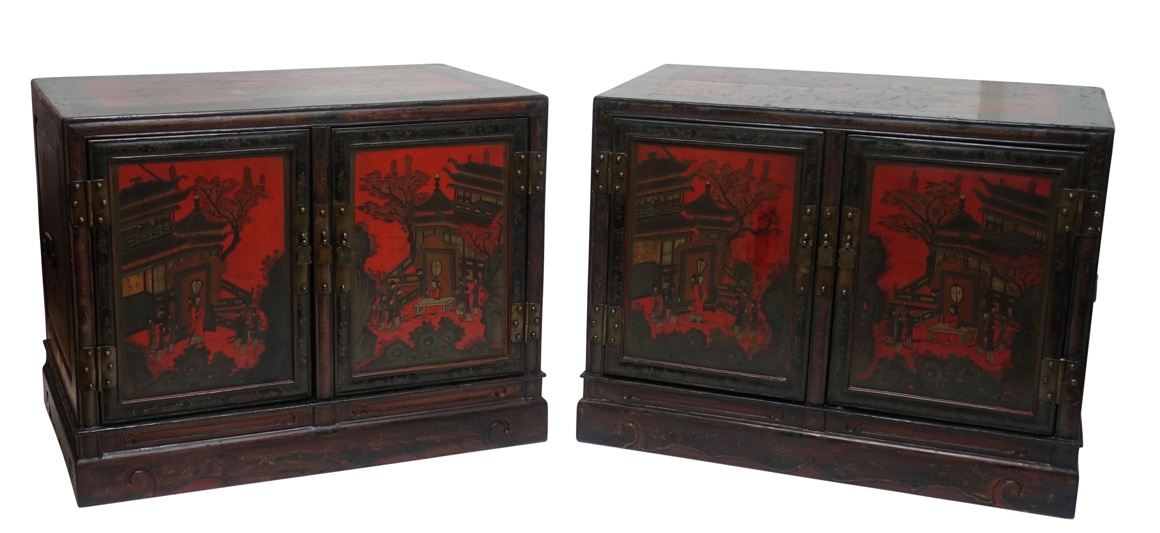 Pair of Chinese Lacquer Robe Cabinets, Qing Dynasty, circa 1840 4