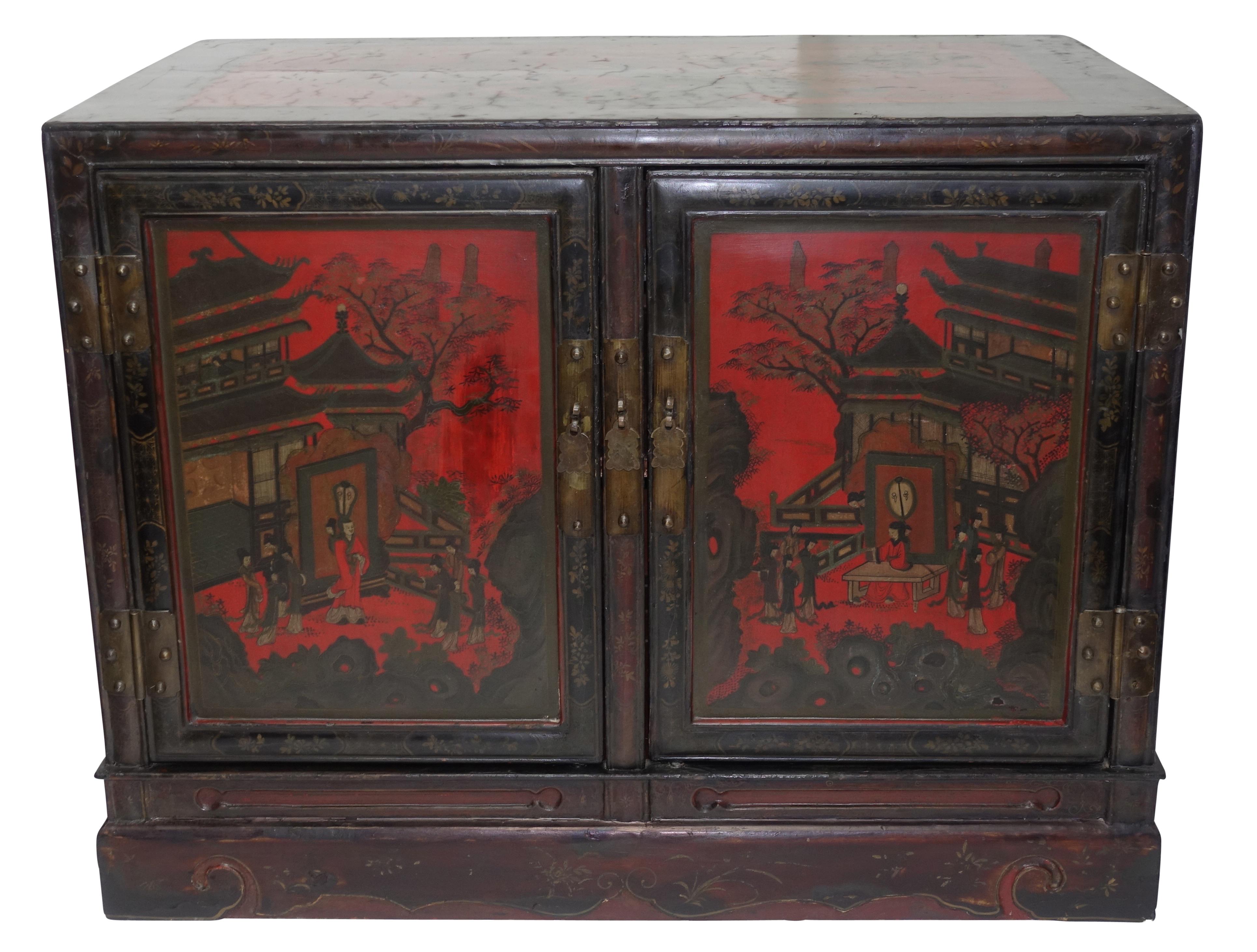 Pair of Chinese Lacquer Robe Cabinets, Qing Dynasty, circa 1840 1