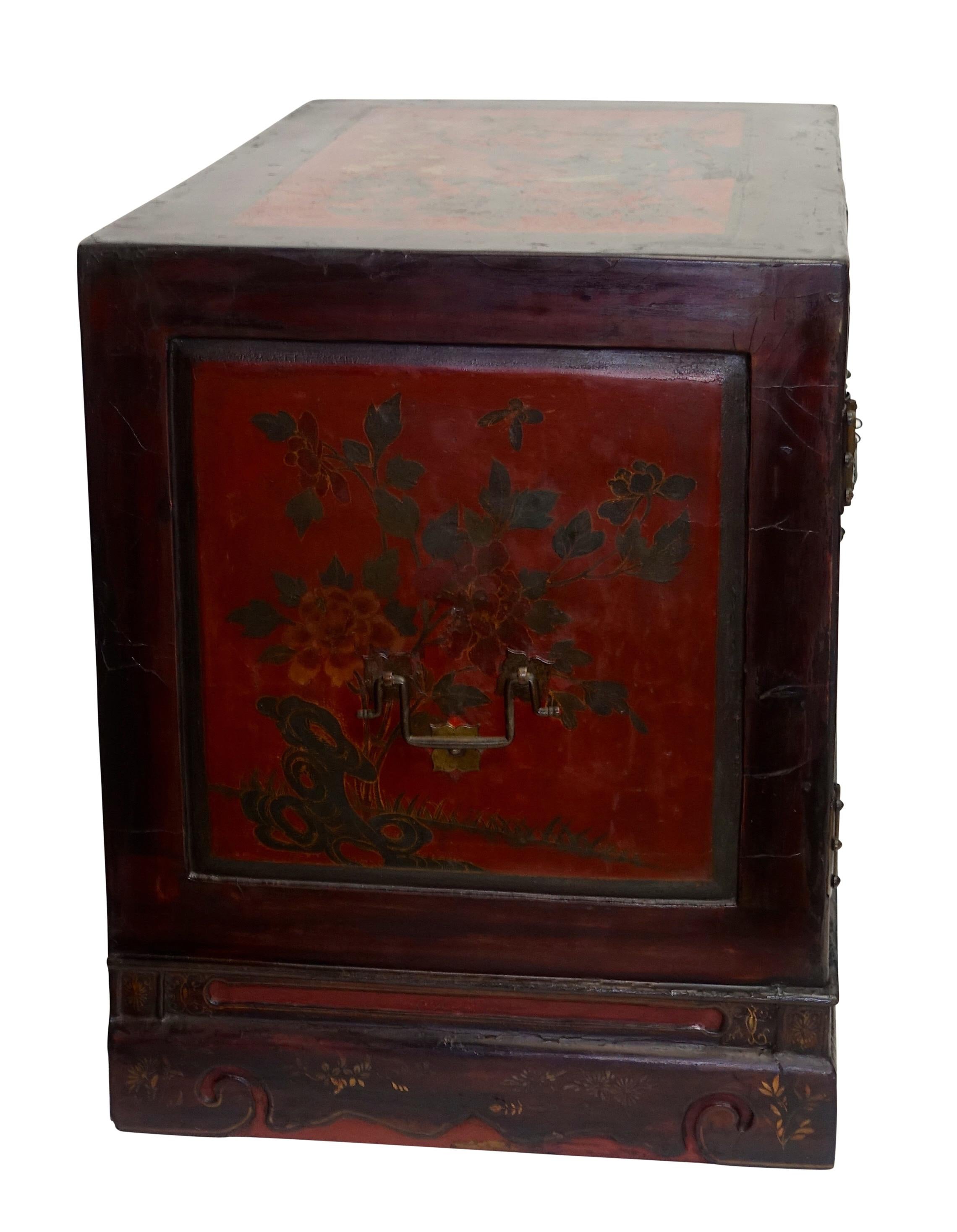 Pair of Chinese Lacquer Robe Cabinets, Qing Dynasty, circa 1840 2